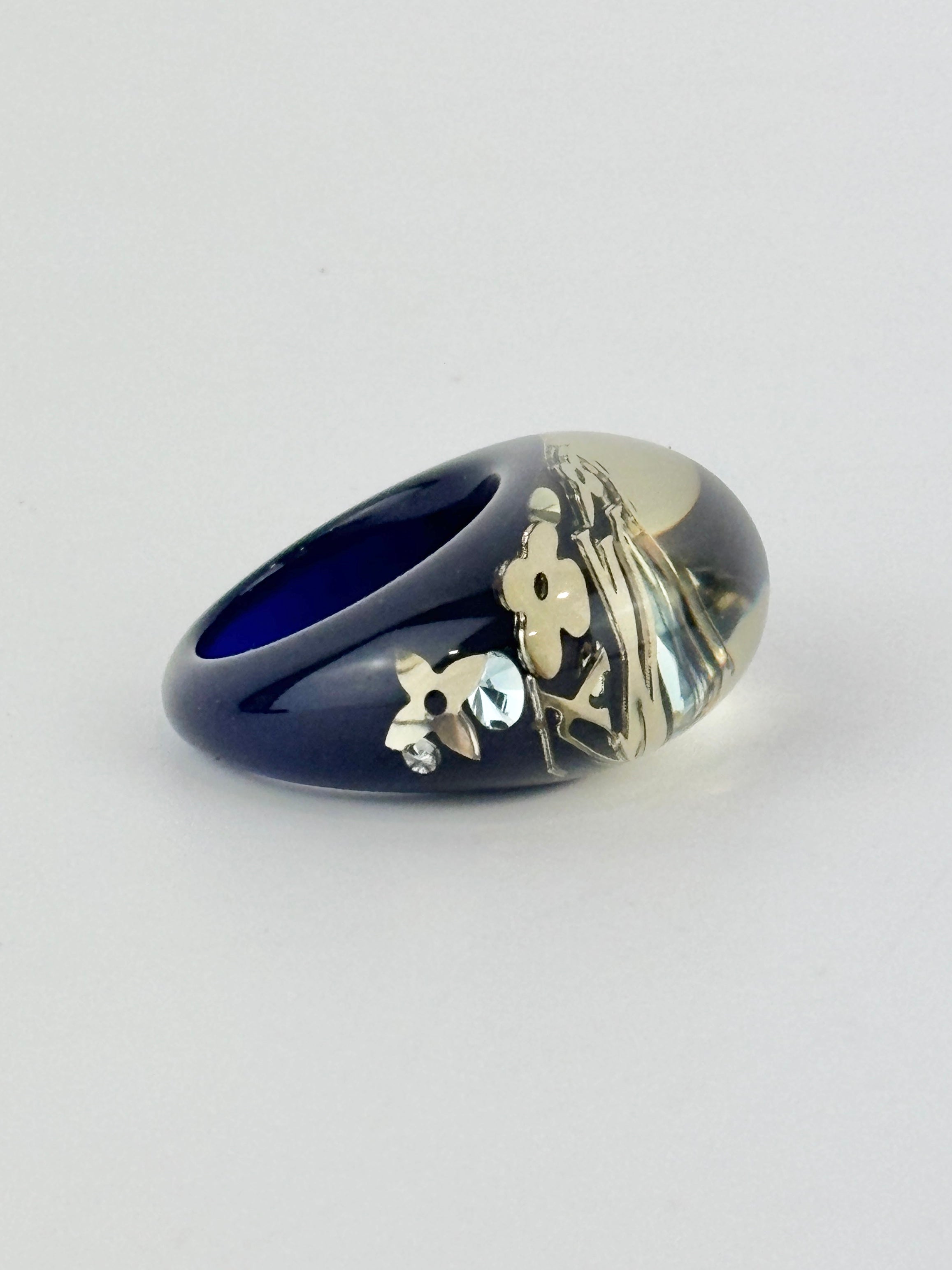Black Resin Inclusion Ring Size M