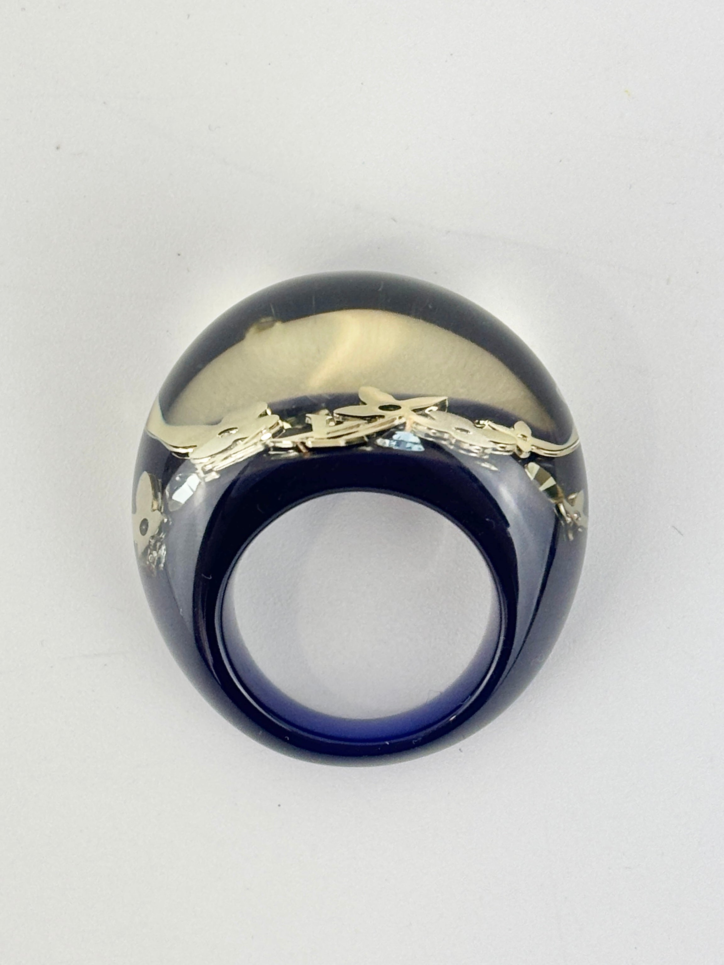 Black Resin Inclusion Ring Size M