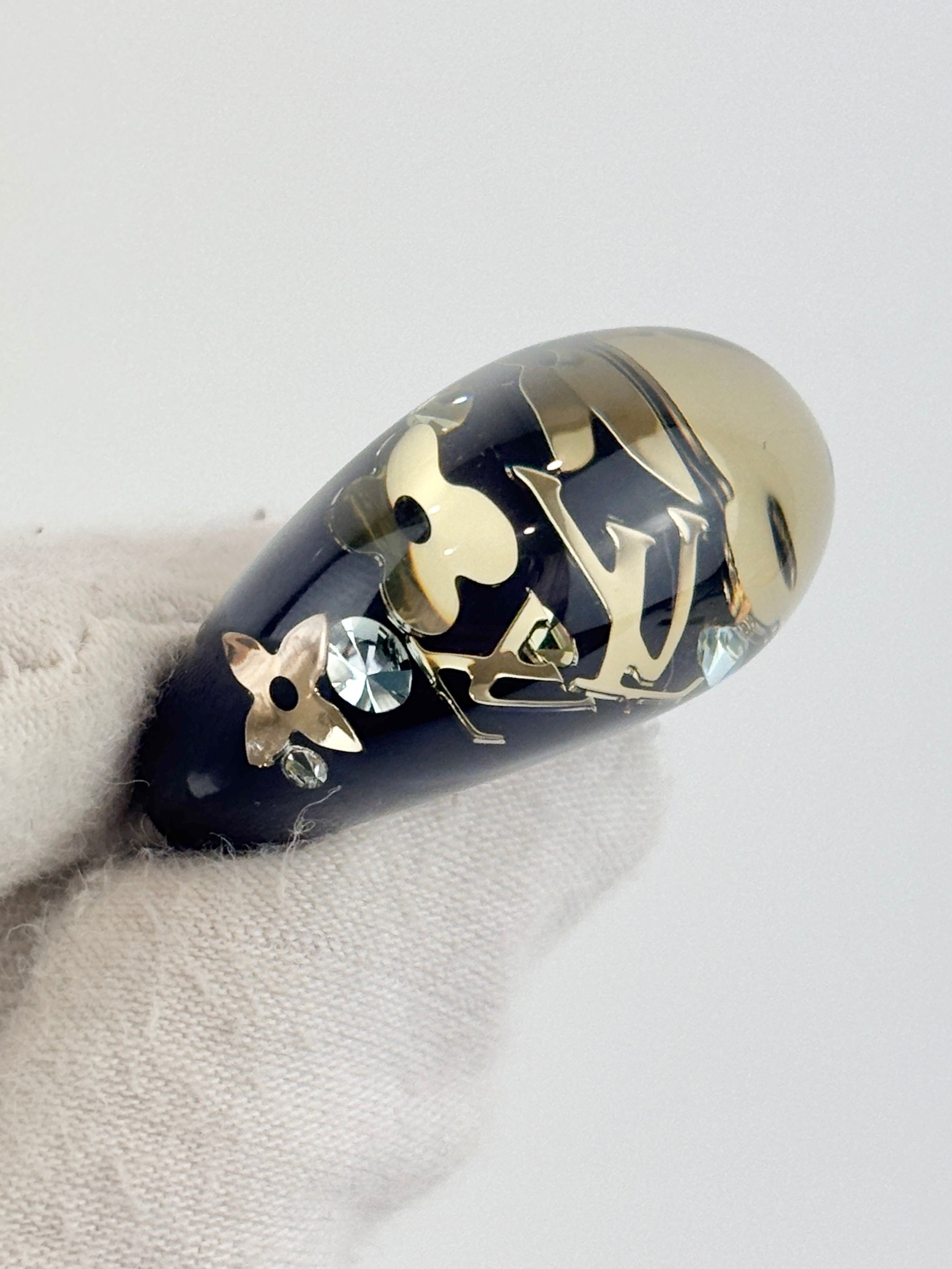 Black Resin Inclusion Ring Size M
