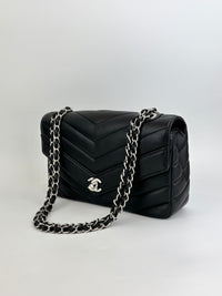 Lady Chevron Flap Bag Black SHW