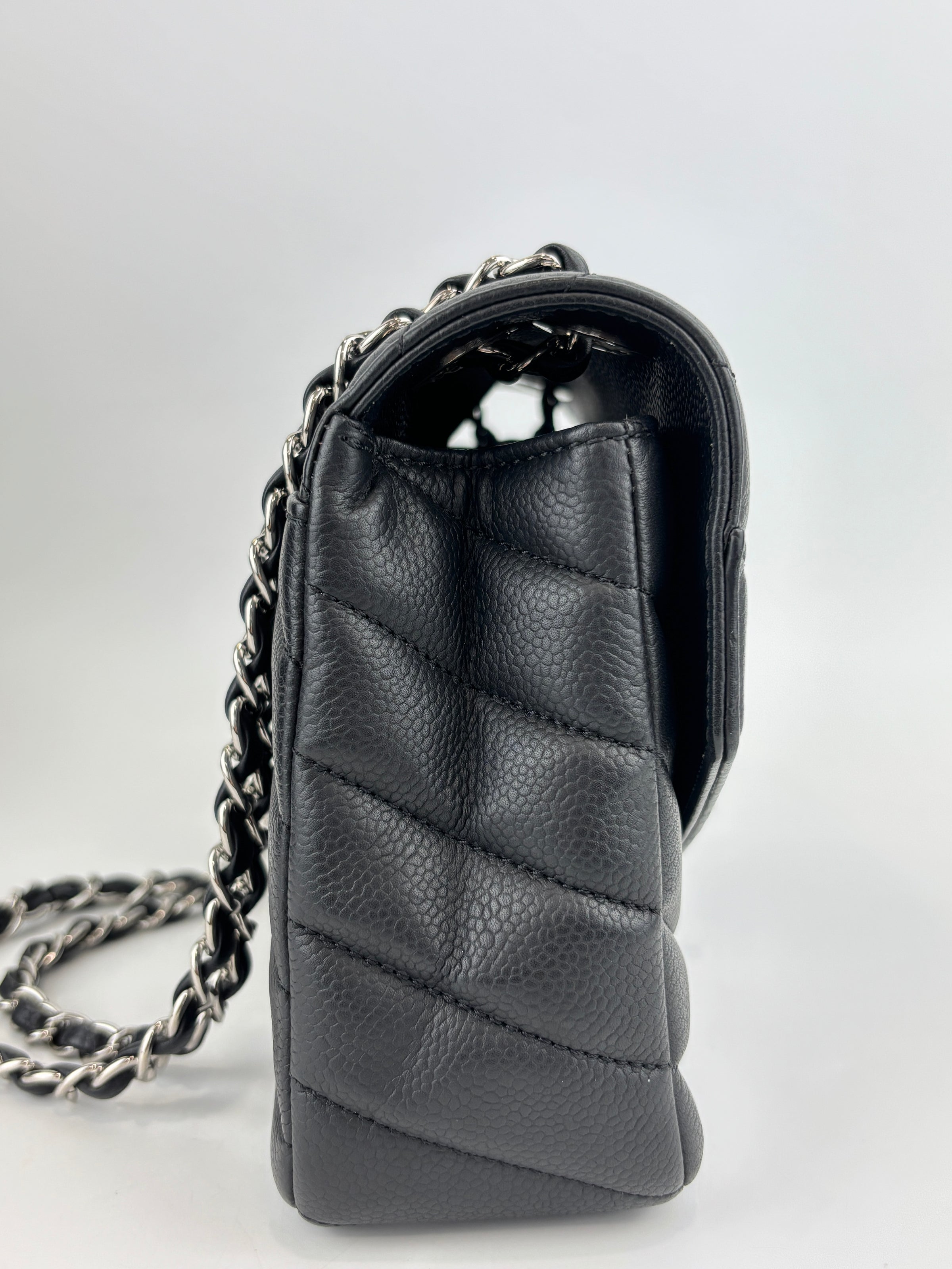 Lady Chevron Flap Bag Black SHW