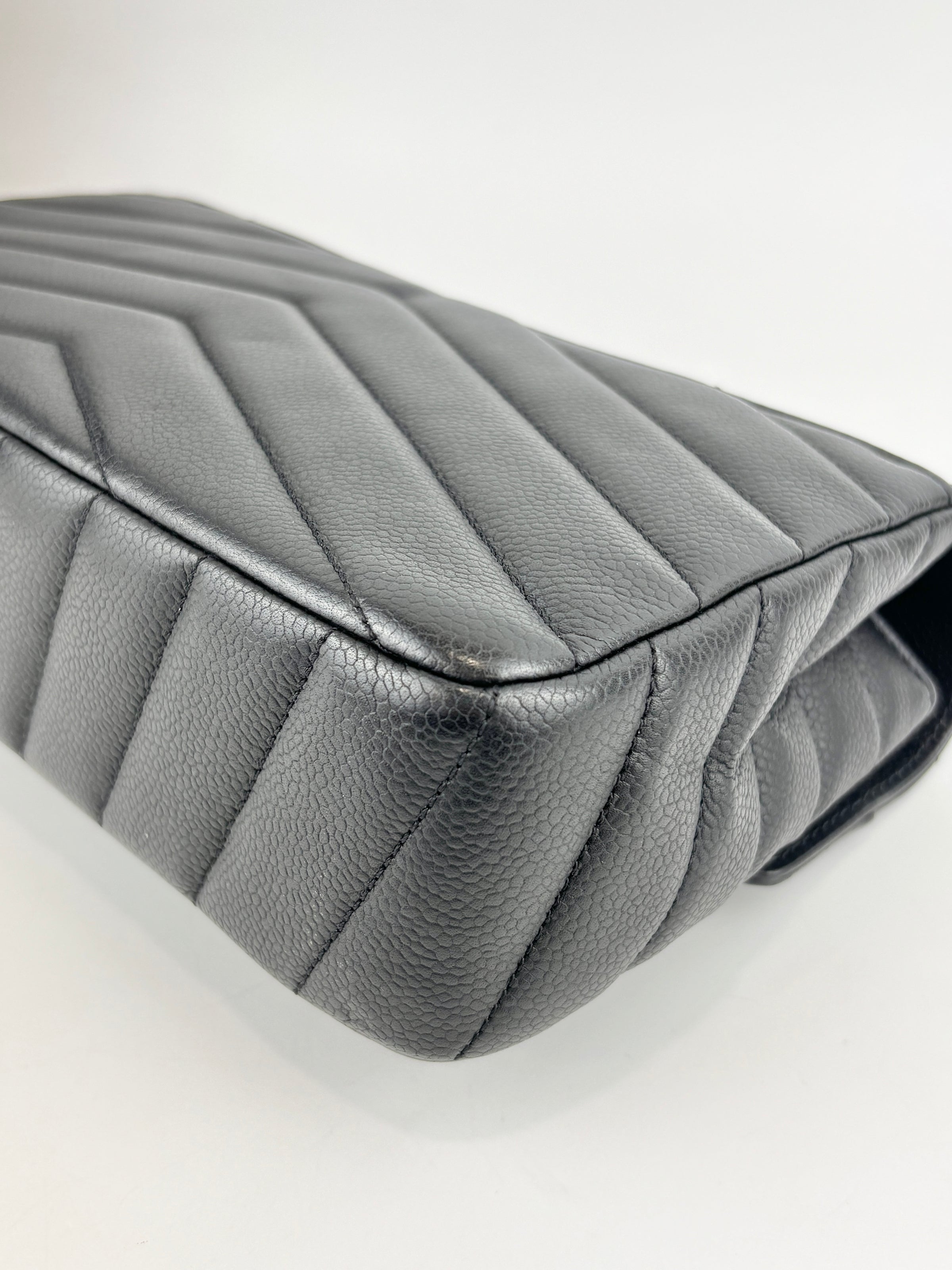 Lady Chevron Flap Bag Black SHW