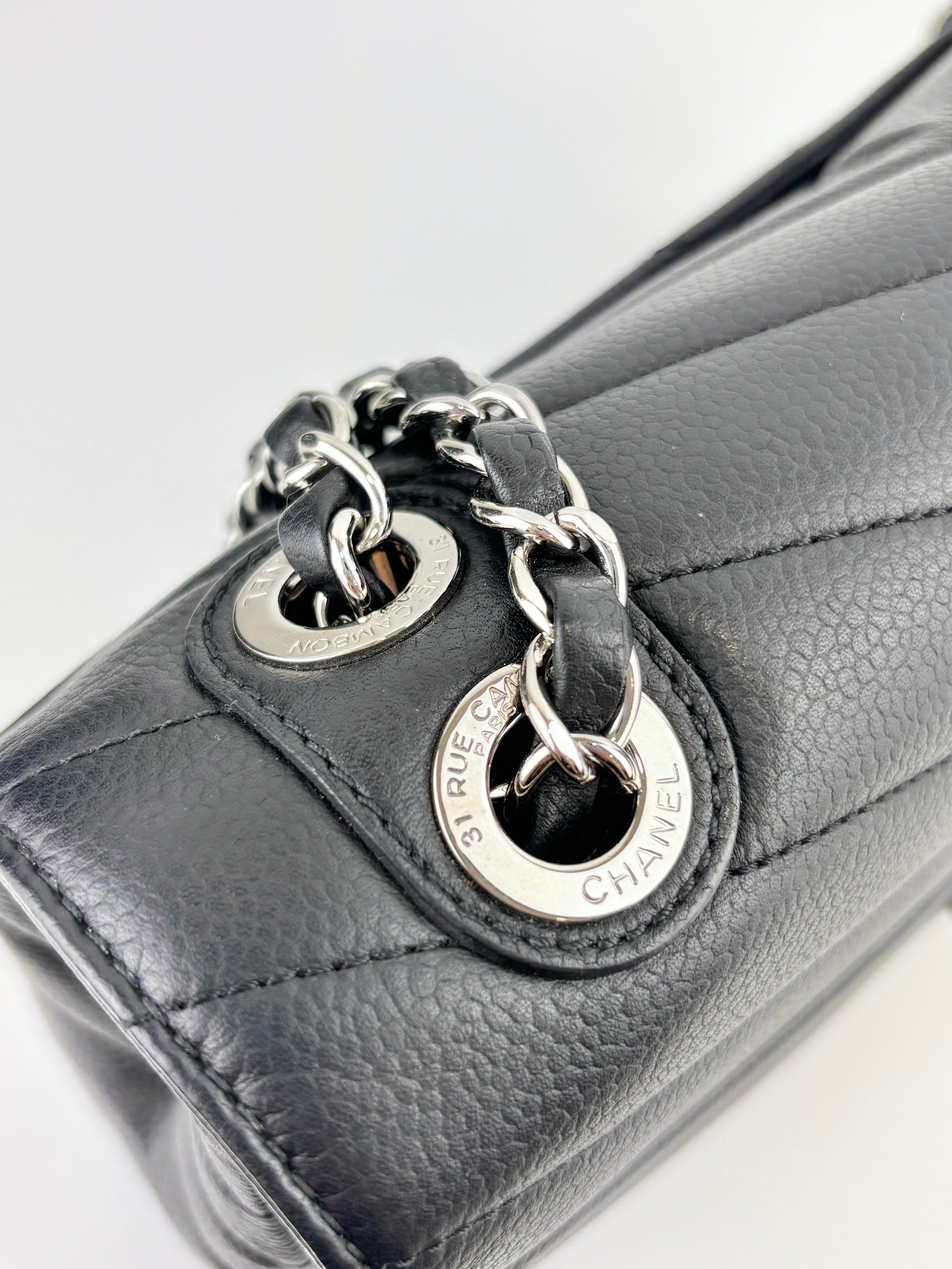 Lady Chevron Flap Bag Black SHW