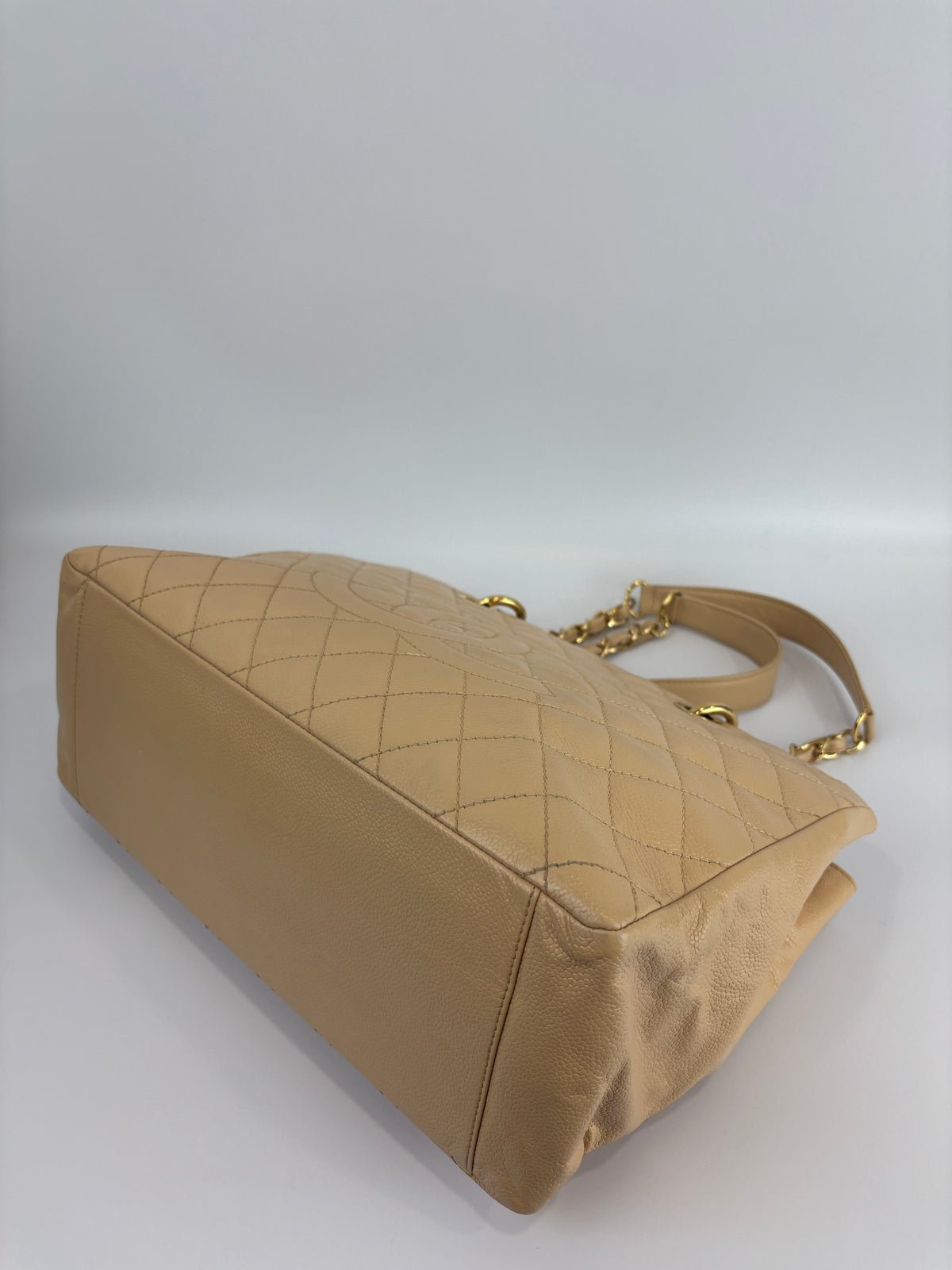 Grand Shopping Tote (GST) in Beige Caviar GHW