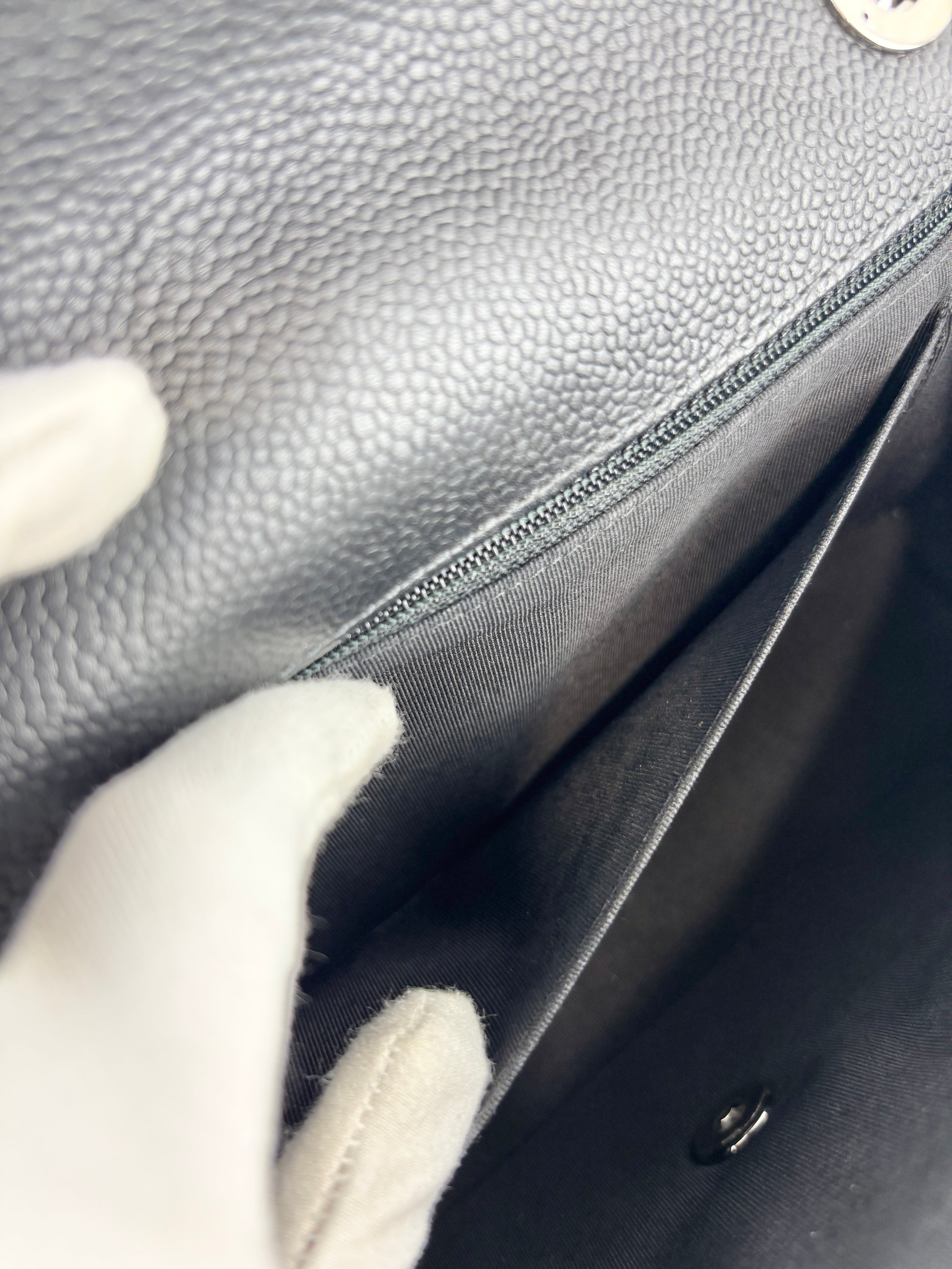Lady Chevron Flap Bag Black SHW