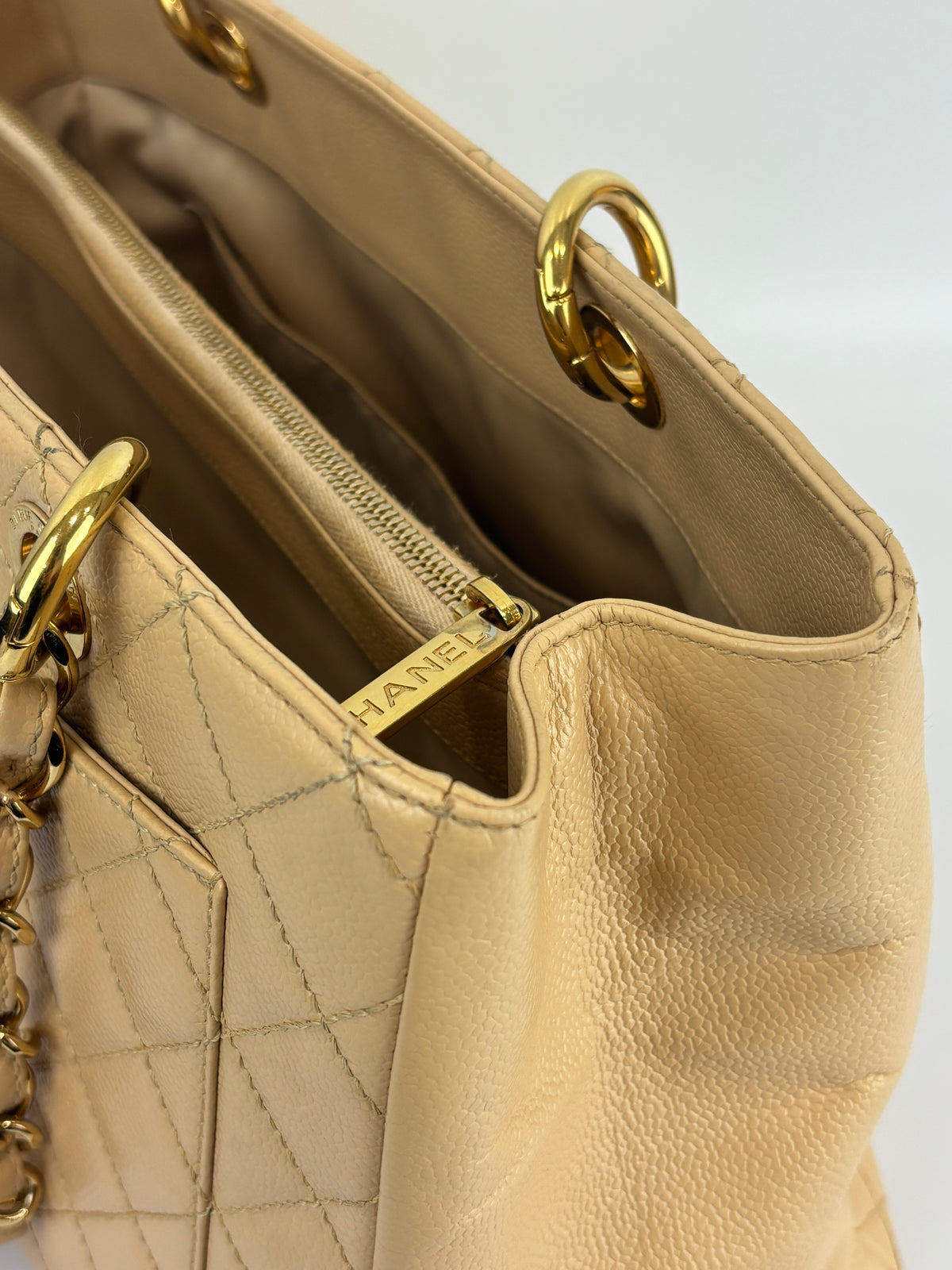 Grand Shopping Tote (GST) in Beige Caviar GHW