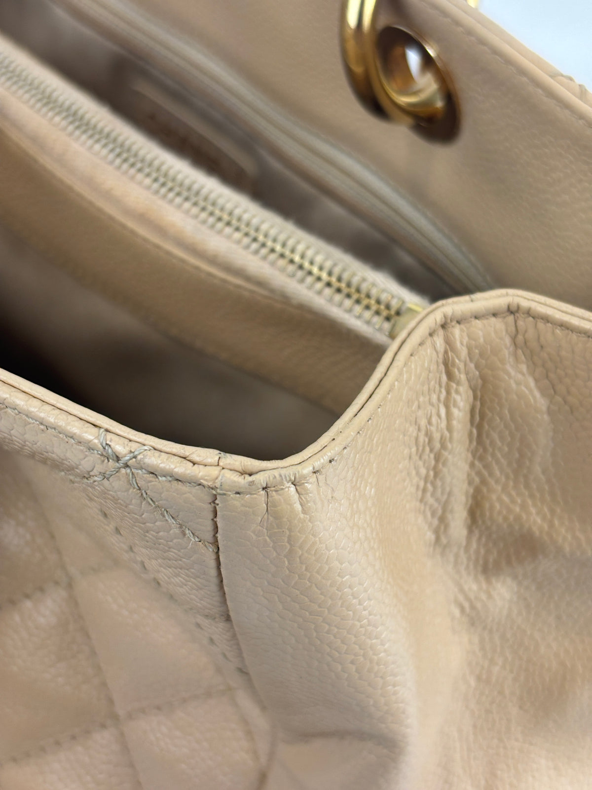 Grand Shopping Tote (GST) in Beige Caviar GHW