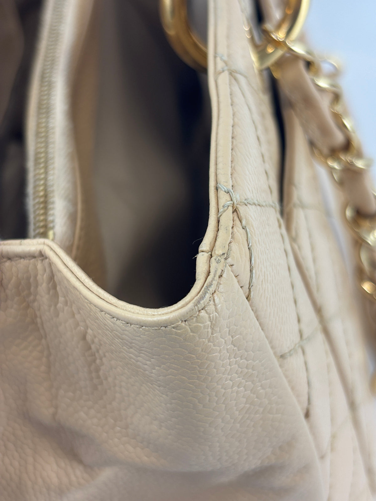 Grand Shopping Tote (GST) in Beige Caviar GHW