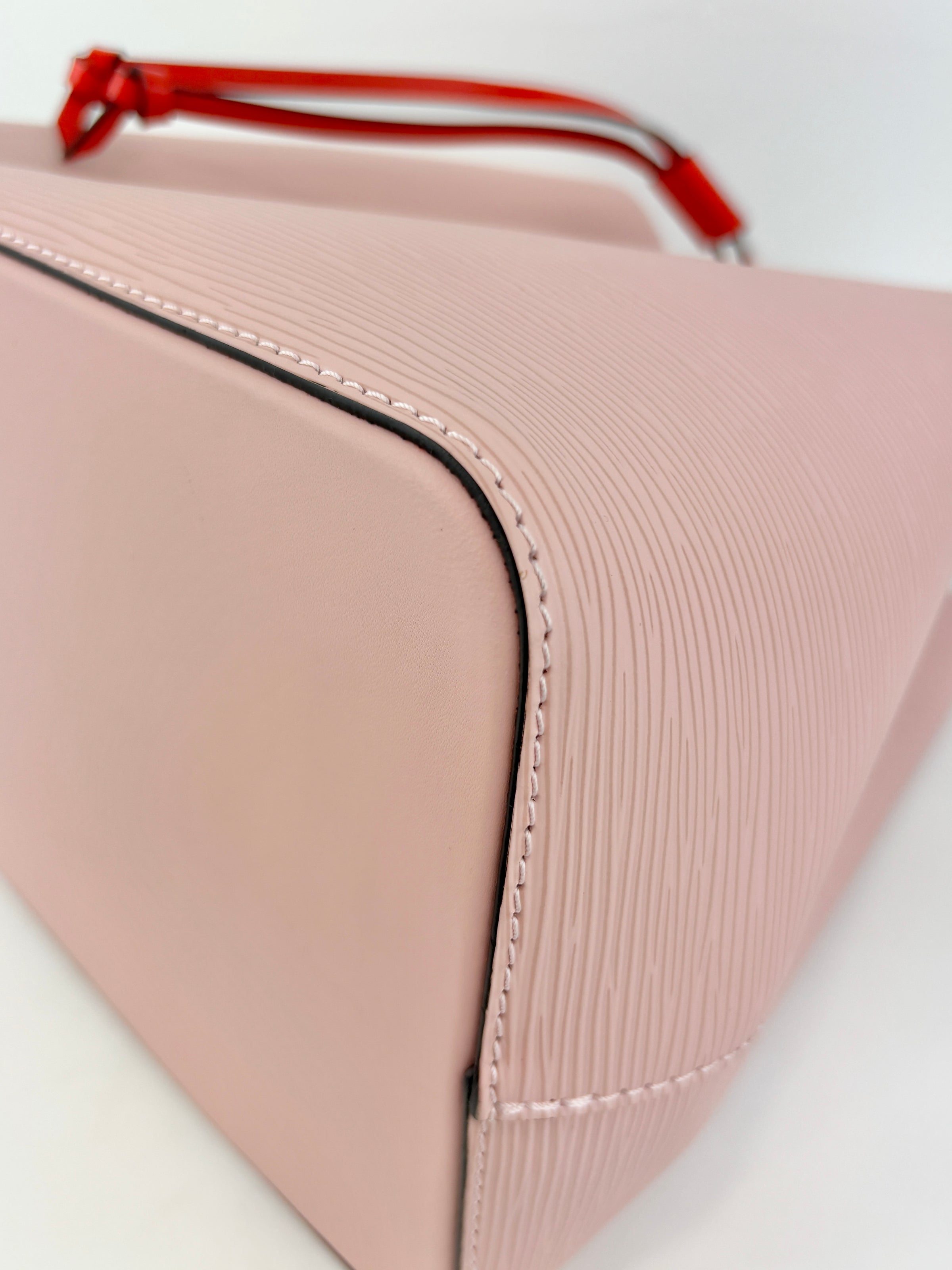 NeoNoe MM Rose Ballerine Epi Leather Bucket Bag