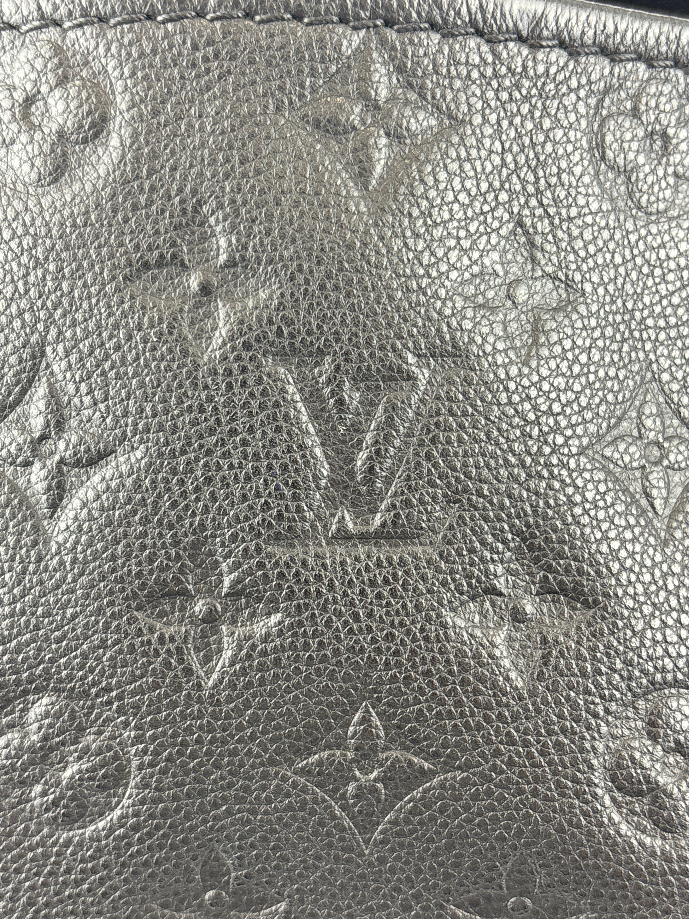 Artsy MM in Infini Monogram Empreinte Leather