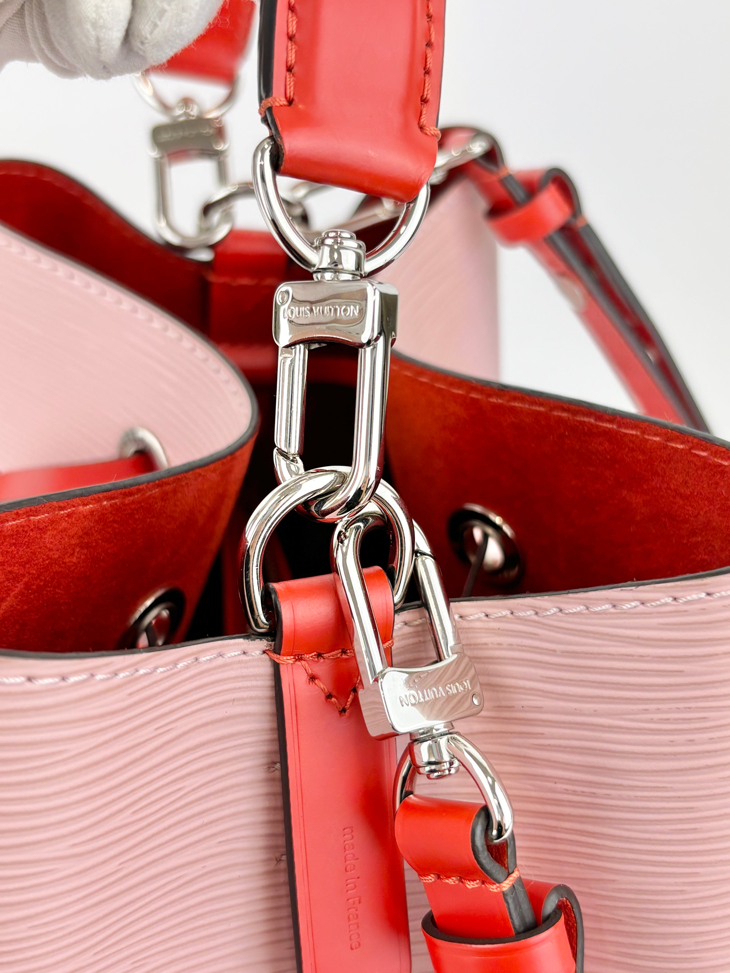 NeoNoe MM Rose Ballerine Epi Leather Bucket Bag