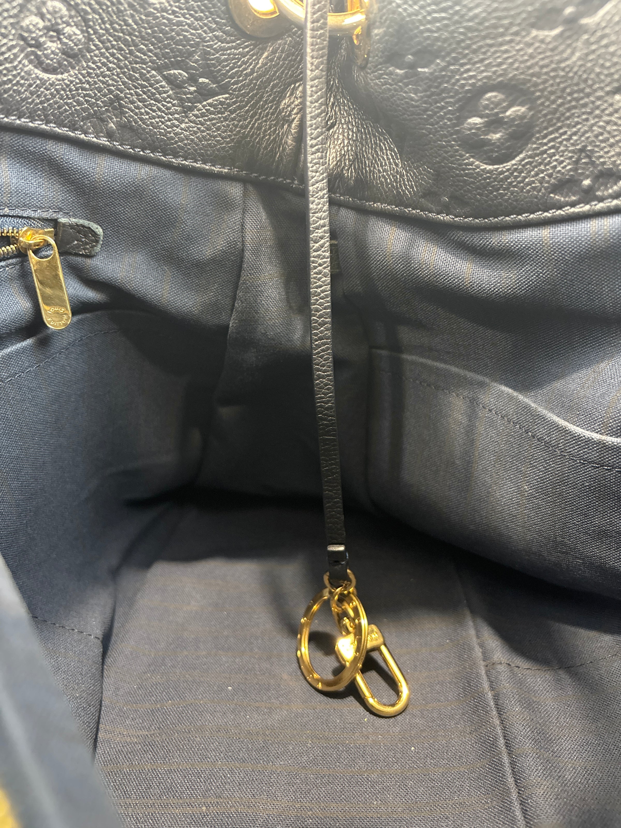 Artsy MM in Infini Monogram Empreinte Leather