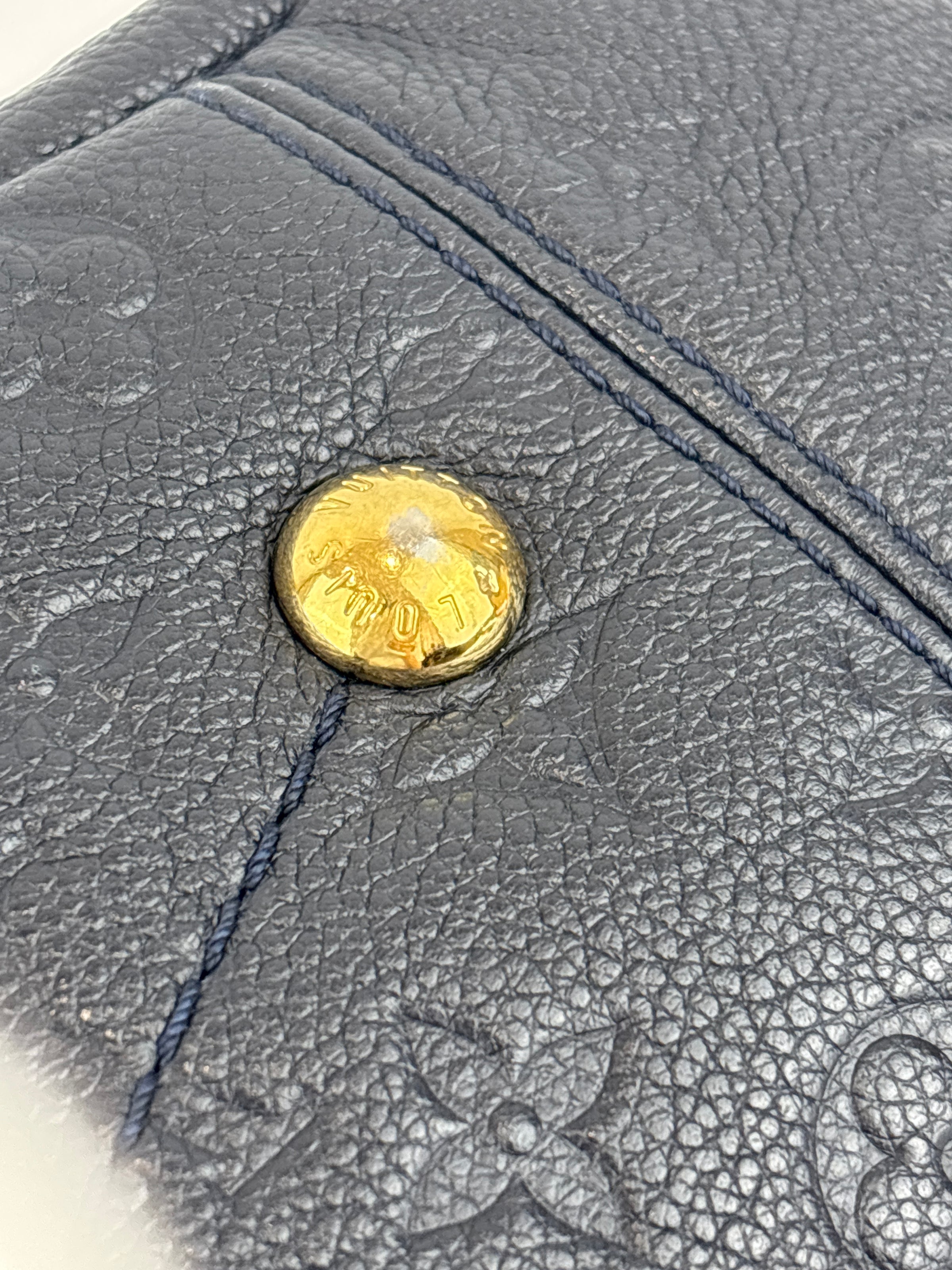 Artsy MM in Infini Monogram Empreinte Leather