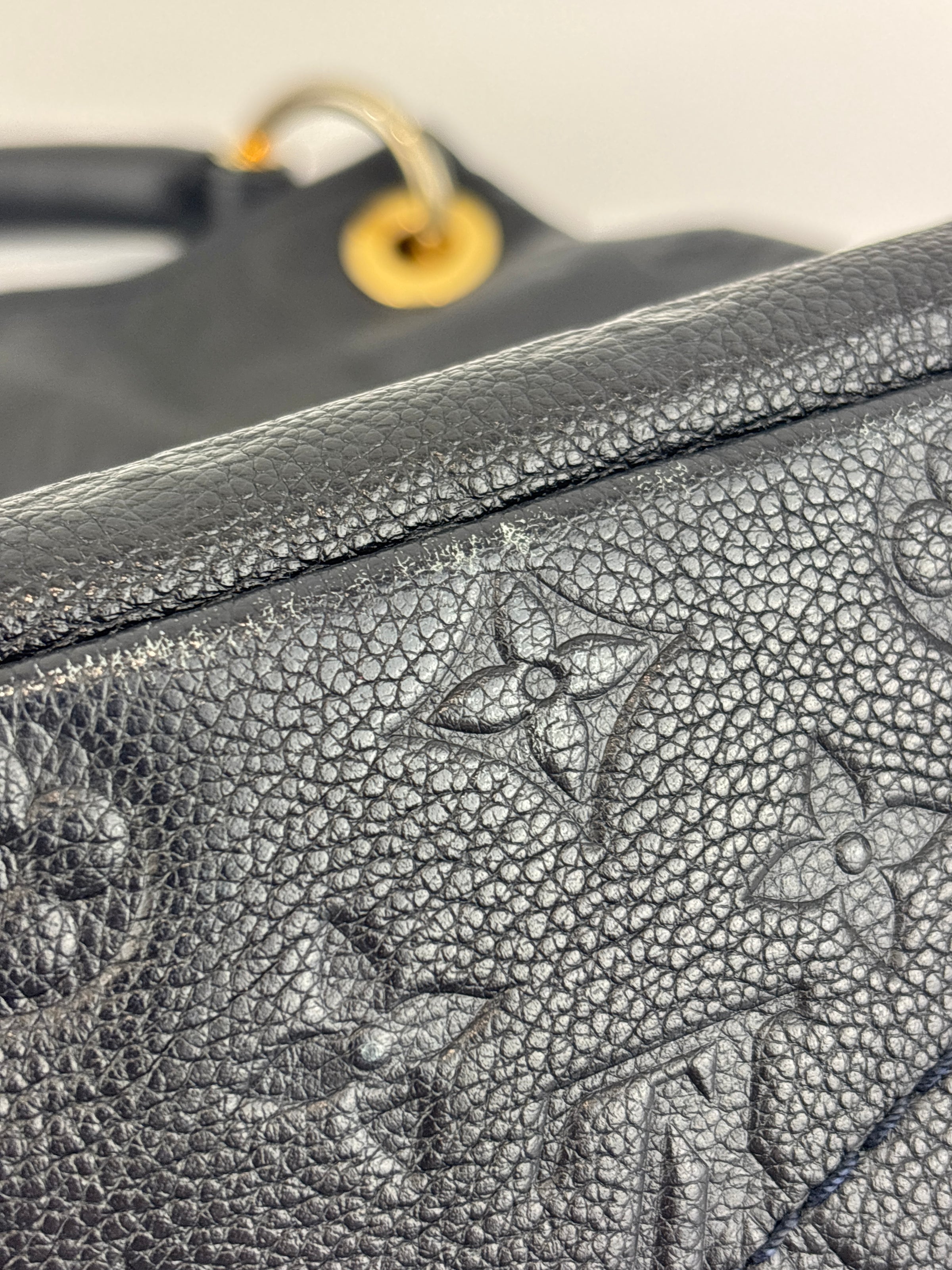 Artsy MM in Infini Monogram Empreinte Leather