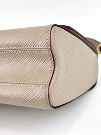 M21112 Twist MM Epi Leather Galet Grey