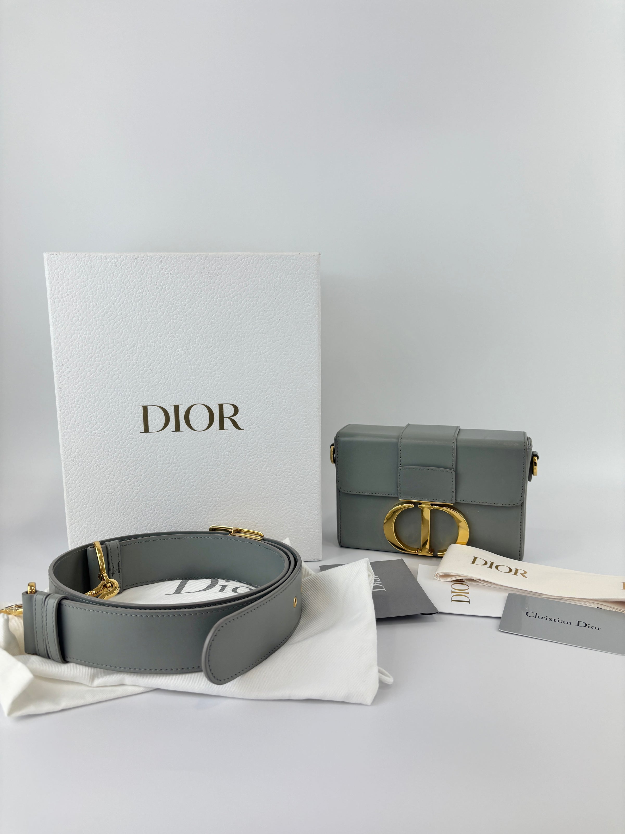 30 Montaigne Box Bag in Grey