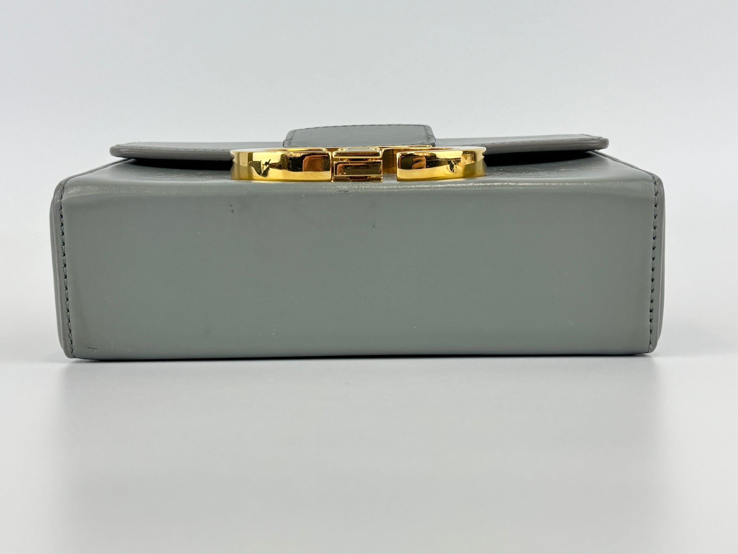 30 Montaigne Box Bag in Grey