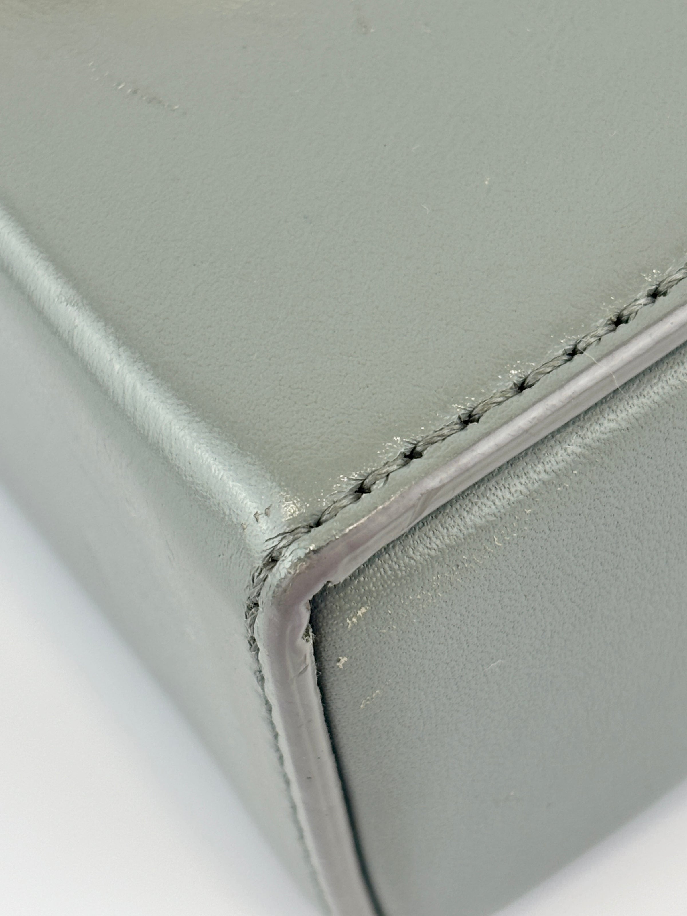 30 Montaigne Box Bag in Grey
