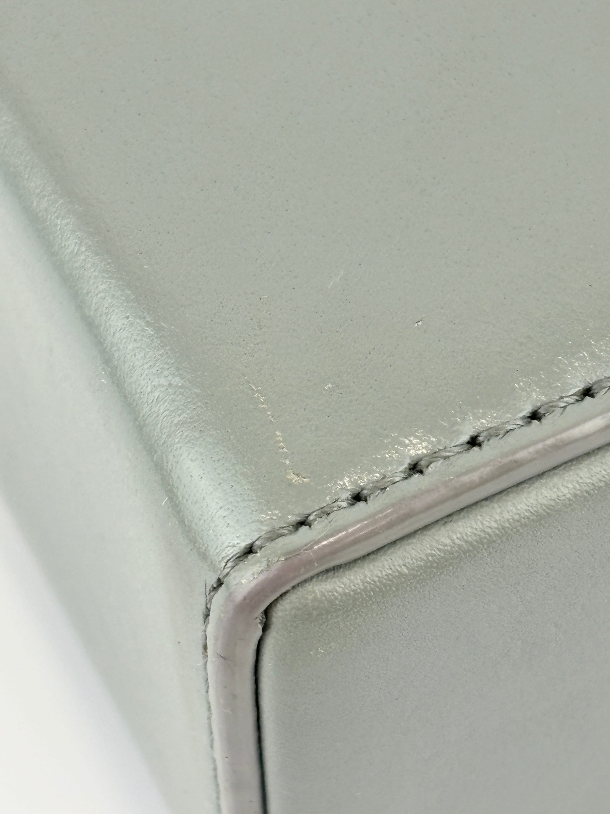 30 Montaigne Box Bag in Grey