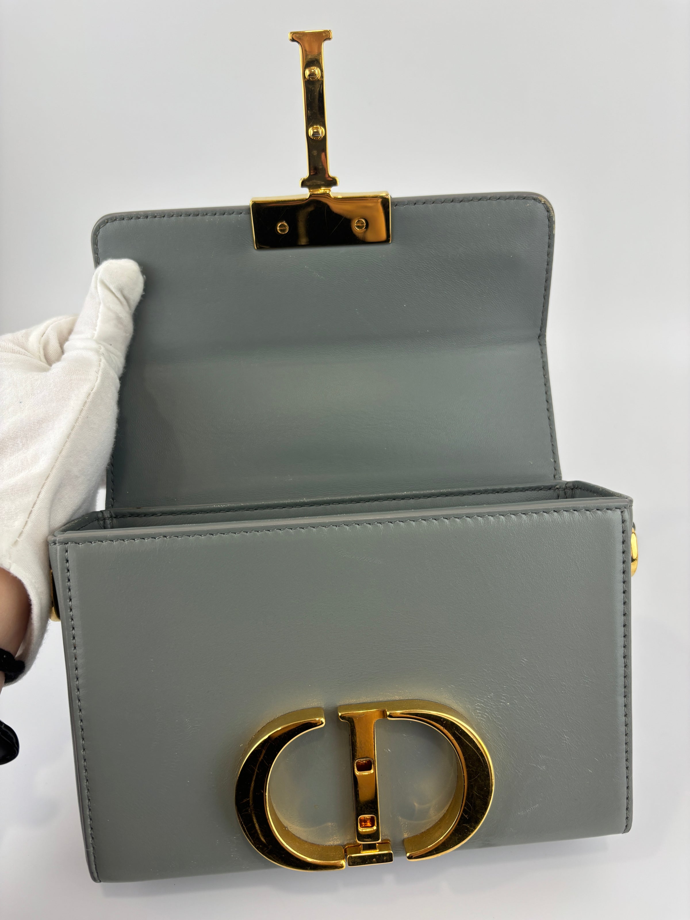 30 Montaigne Box Bag in Grey