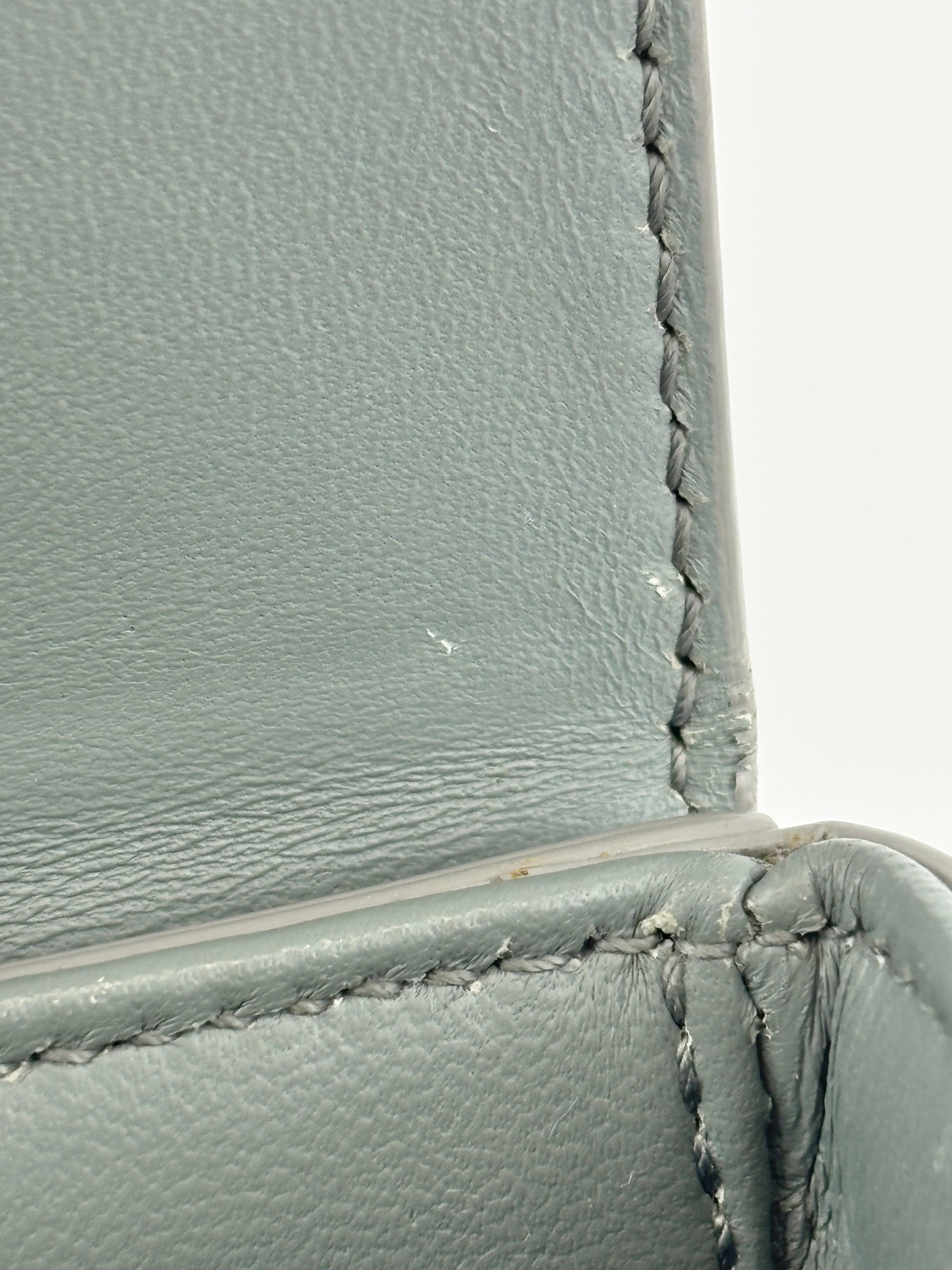 30 Montaigne Box Bag in Grey