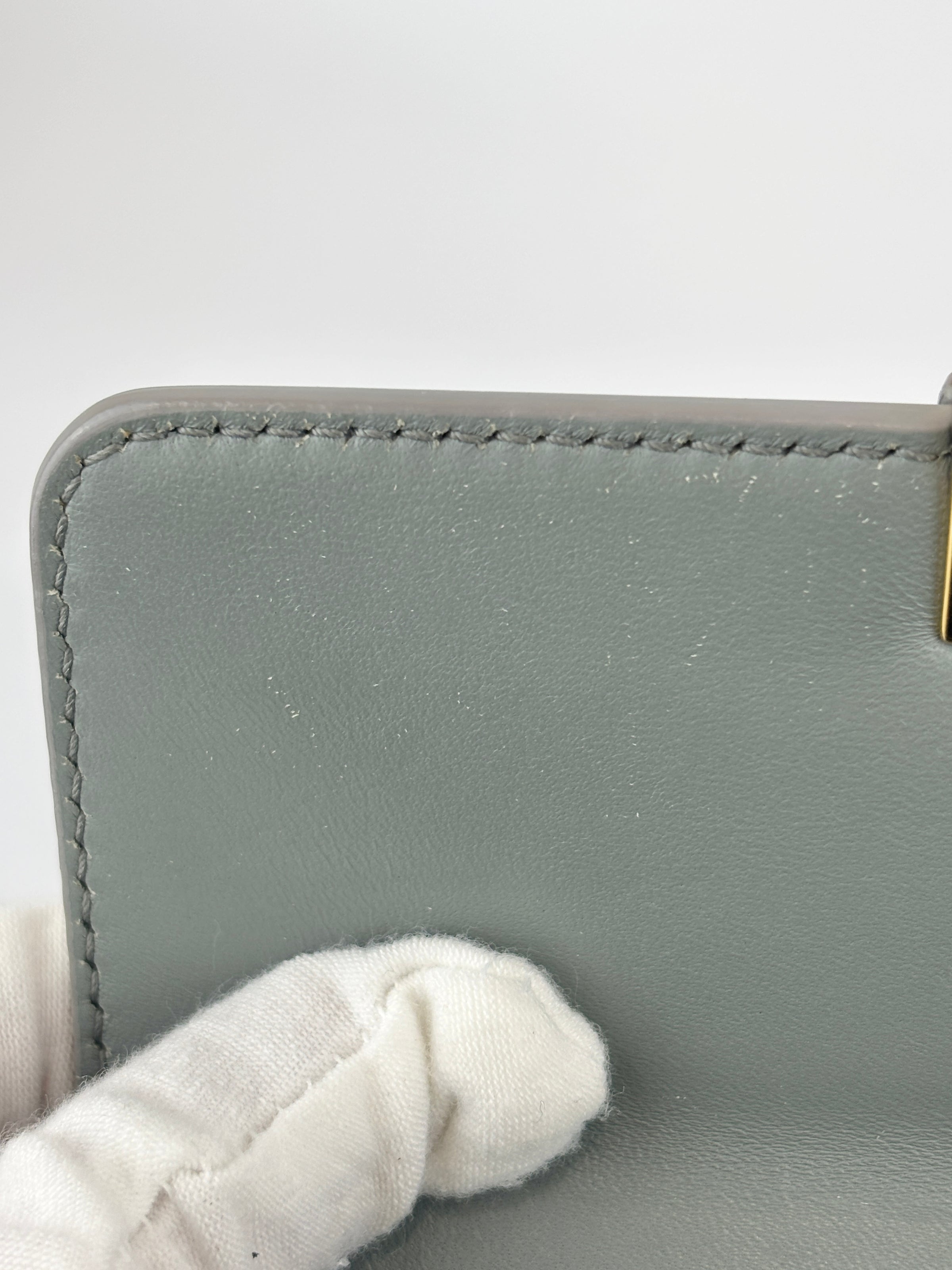30 Montaigne Box Bag in Grey