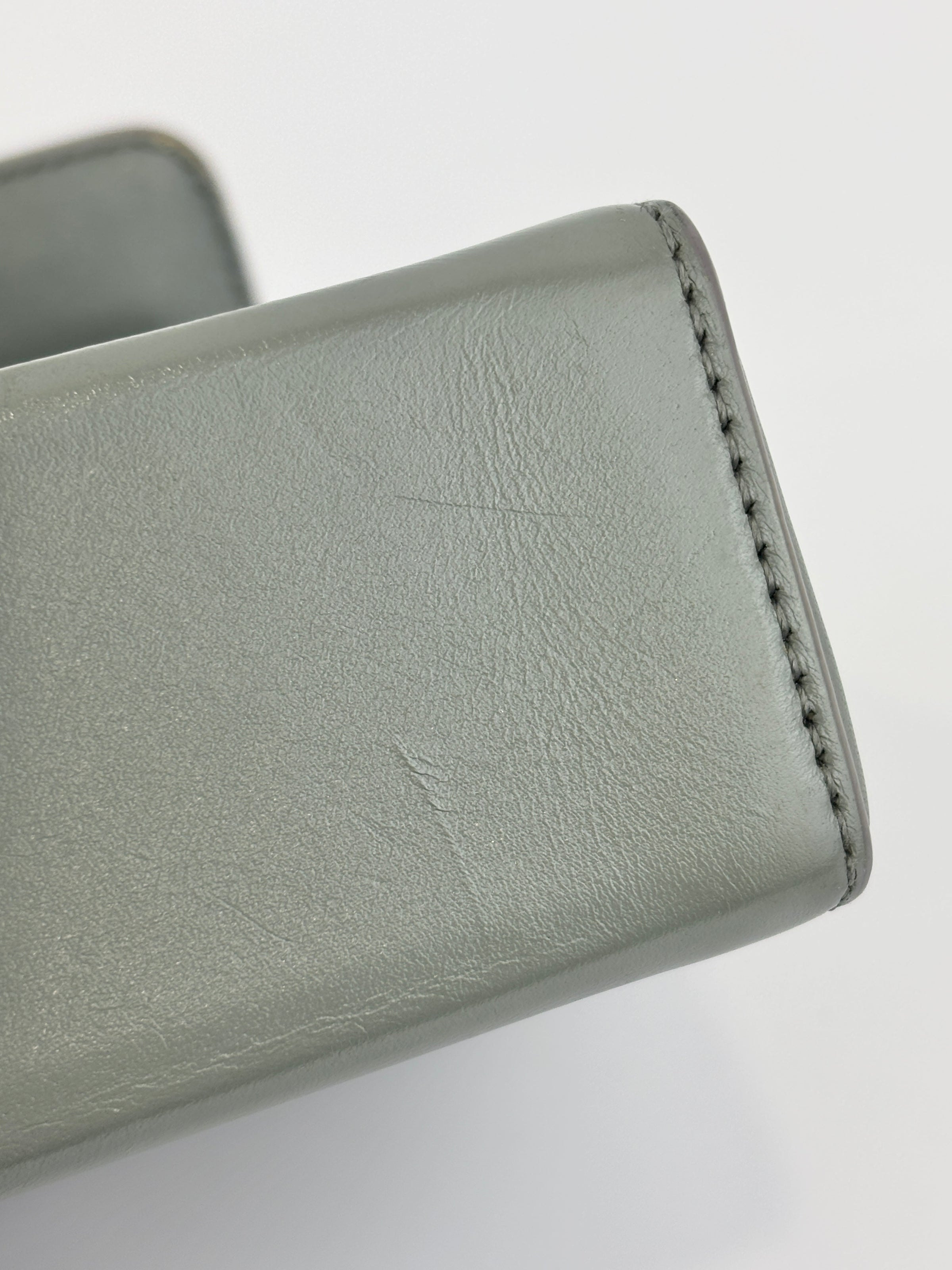 30 Montaigne Box Bag in Grey