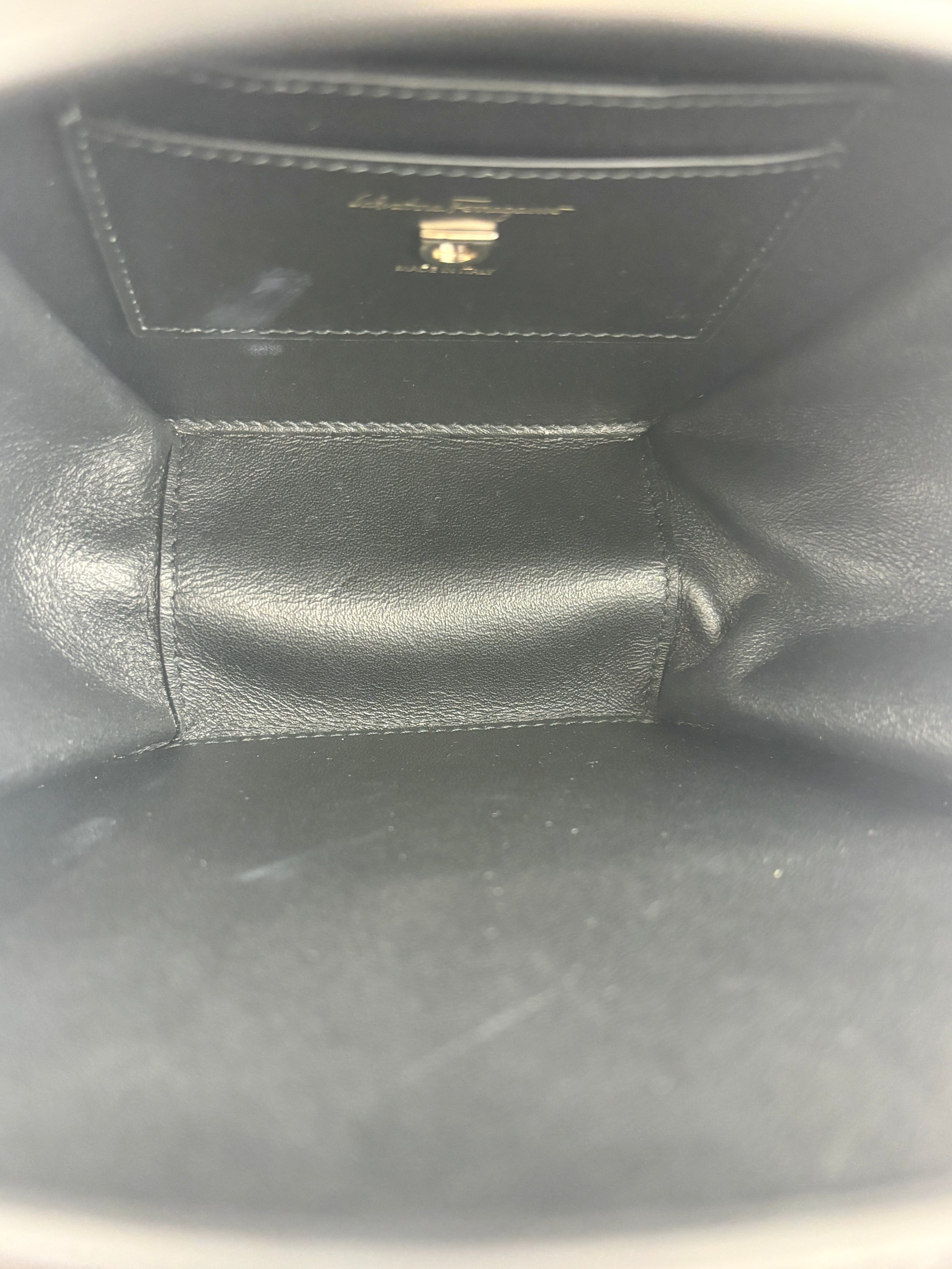 Studio Mini Round Bag Black Smooth Leather