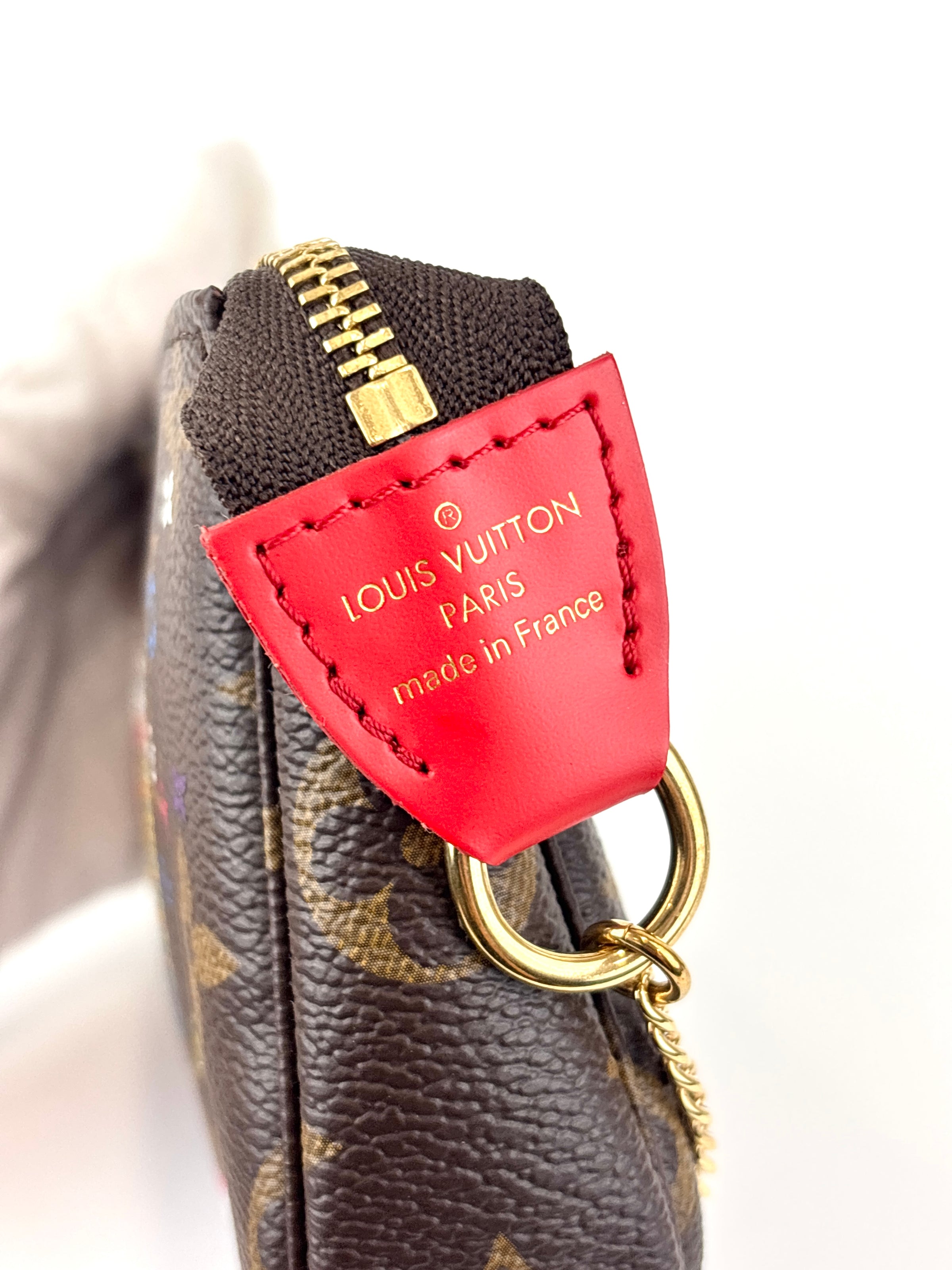 M69976 Vivienne Mini Pochette Accessories - Glampot