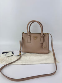 BN2896 Galleria Small Saffiano Leather Bag Cammeo