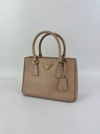 BN2896 Galleria Small Saffiano Leather Bag Cammeo