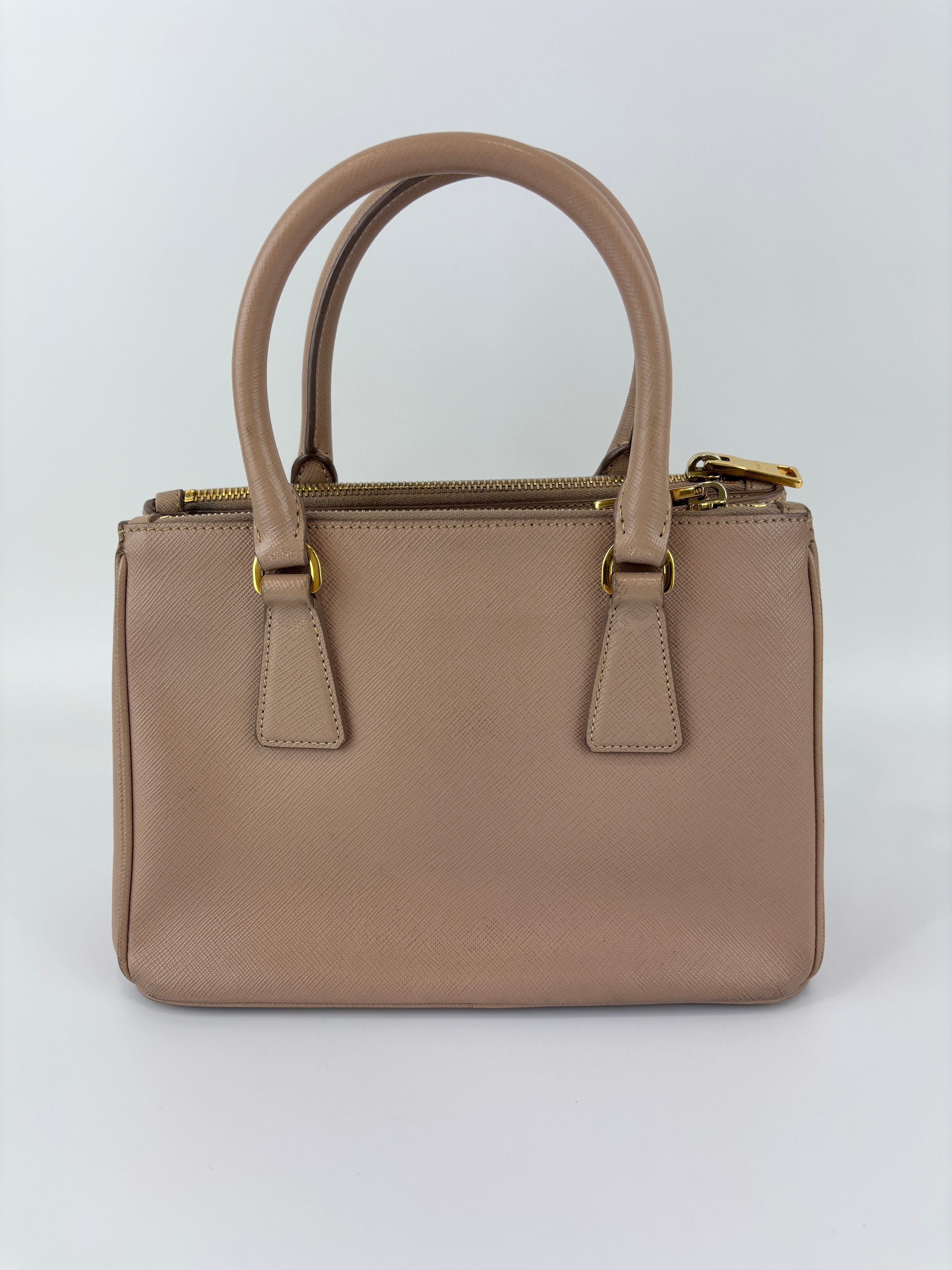 BN2896 Galleria Small Saffiano Leather Bag Cammeo
