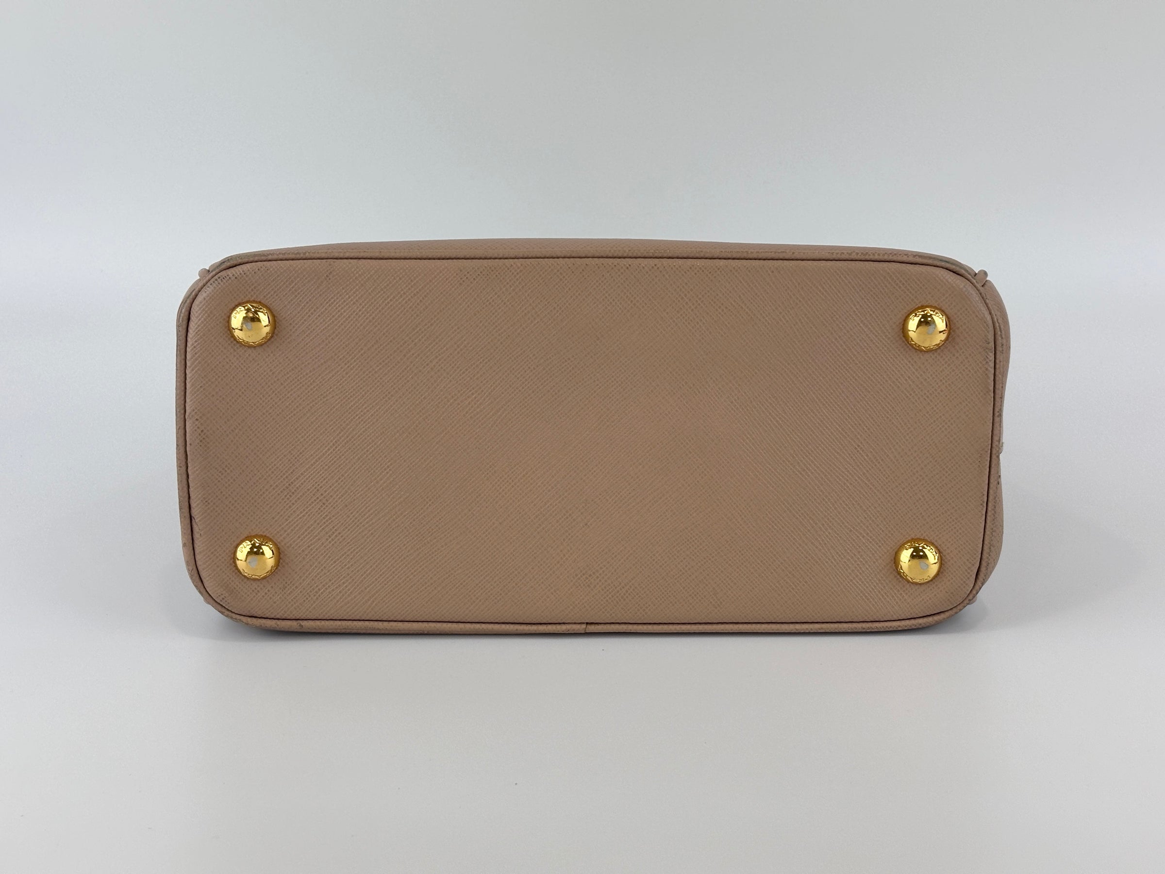 BN2896 Galleria Small Saffiano Leather Bag Cammeo
