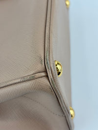 BN2896 Galleria Small Saffiano Leather Bag Cammeo