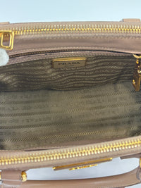 BN2896 Galleria Small Saffiano Leather Bag Cammeo