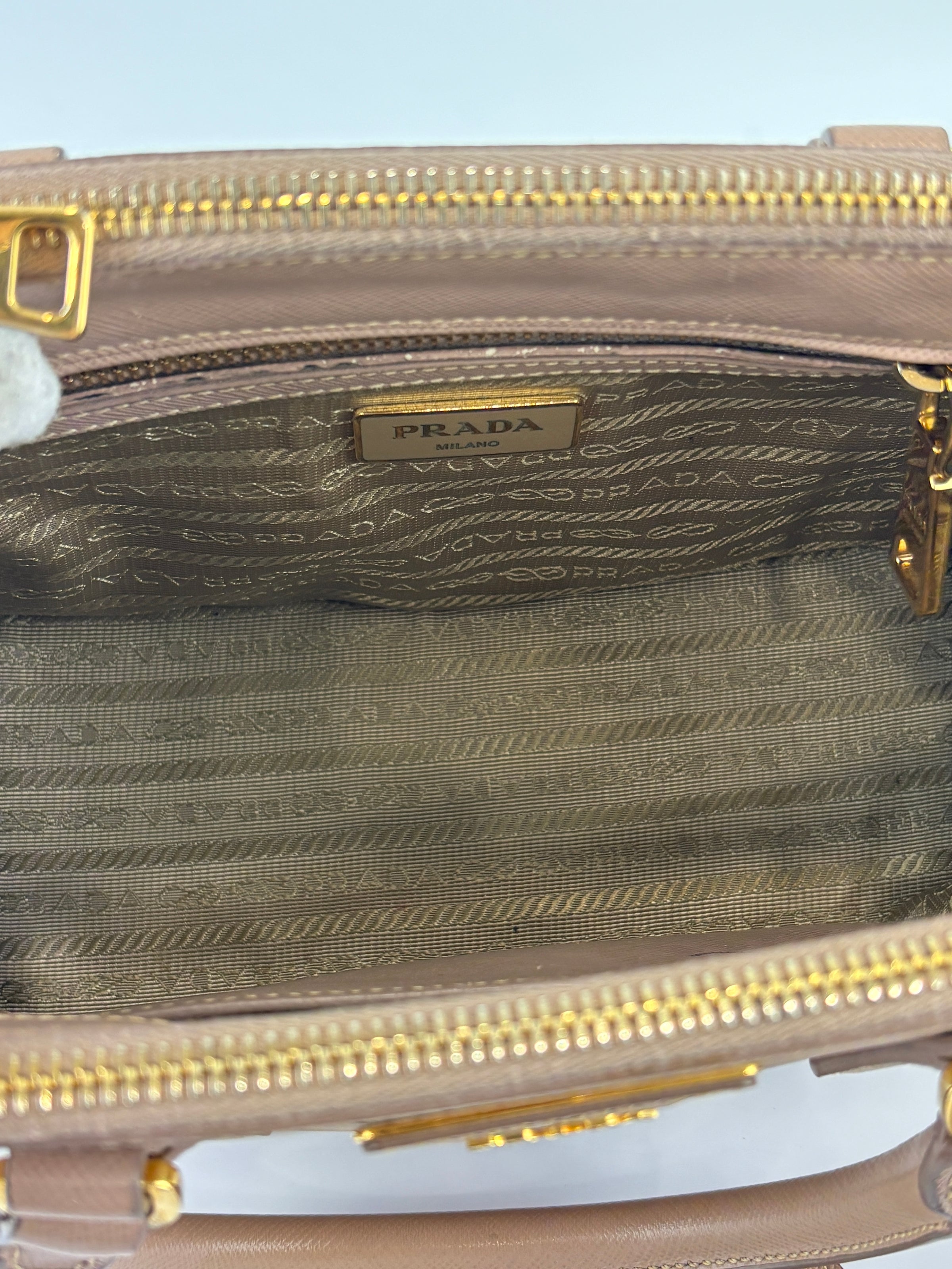 BN2896 Galleria Small Saffiano Leather Bag Cammeo