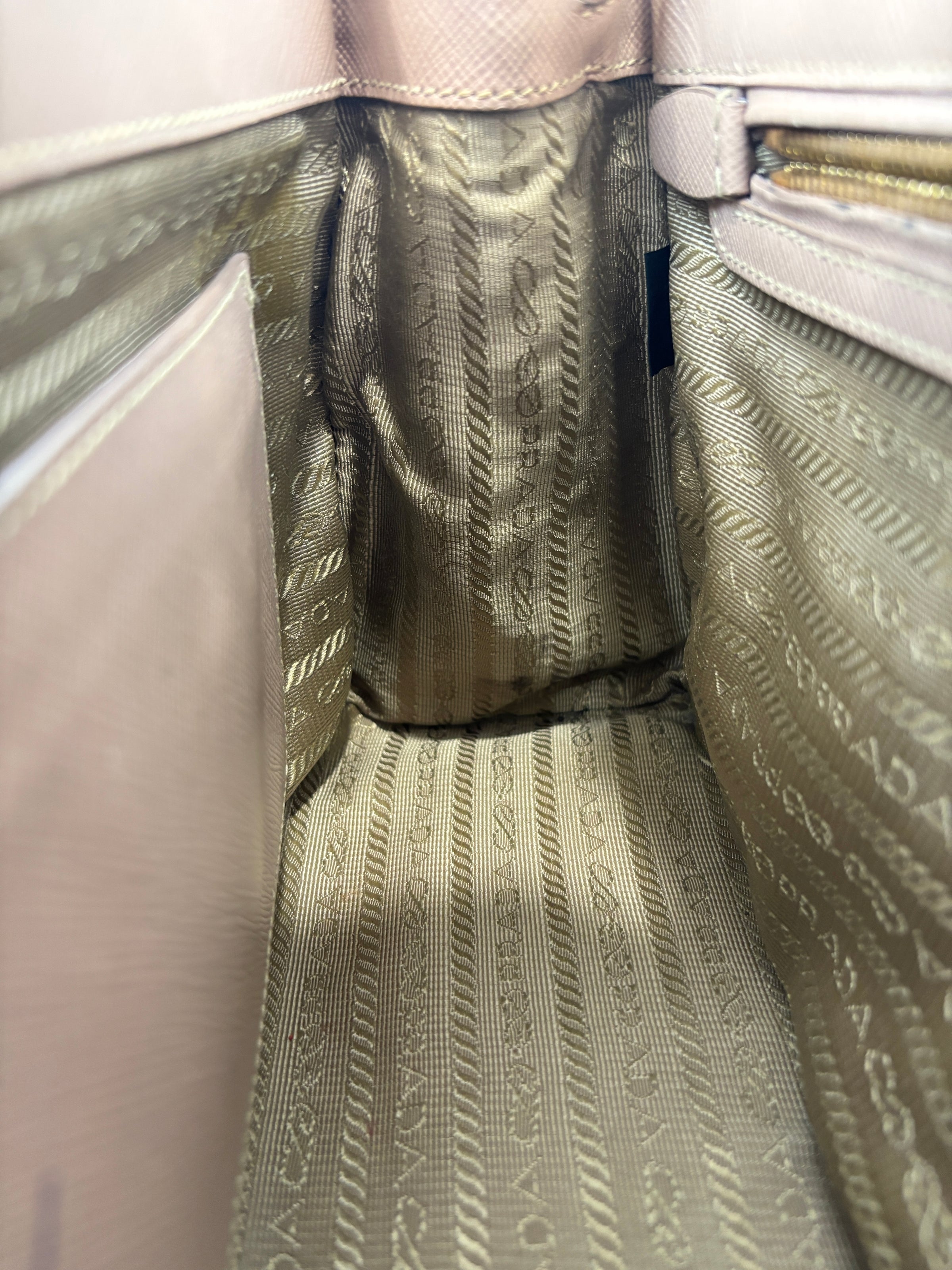 BN2896 Galleria Small Saffiano Leather Bag Cammeo
