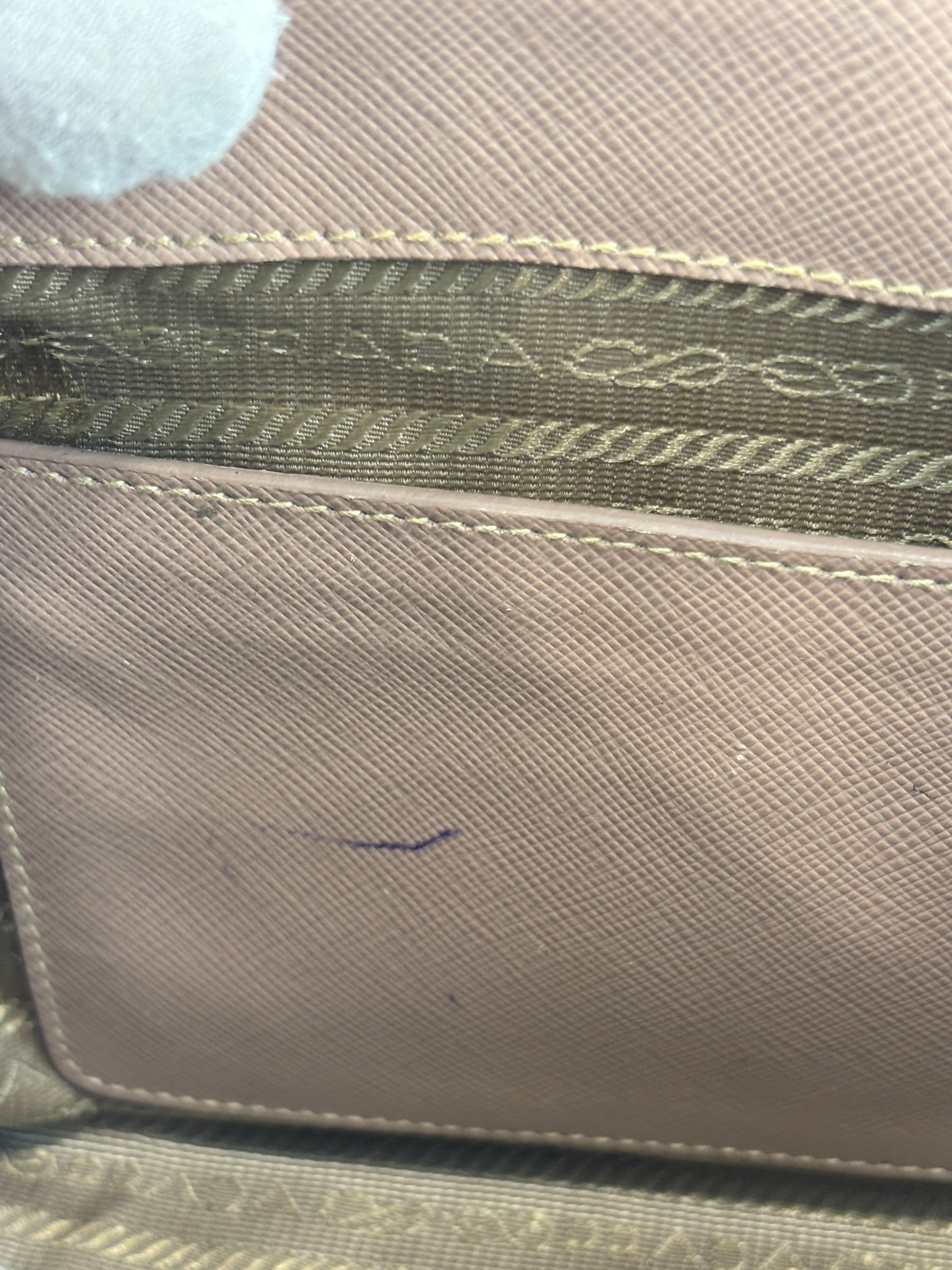 BN2896 Galleria Small Saffiano Leather Bag Cammeo