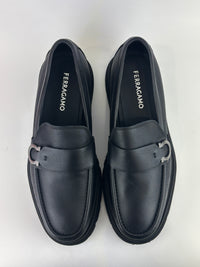 Moccasin with Gancini Ornament Saddle Loafer Calfskin in Black Size 10