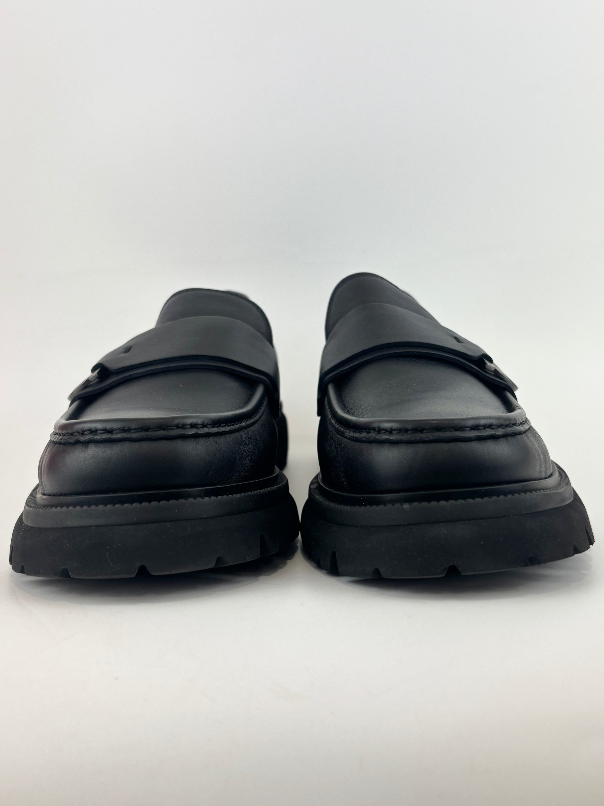 Moccasin with Gancini Ornament Saddle Loafer Calfskin in Black Size 10