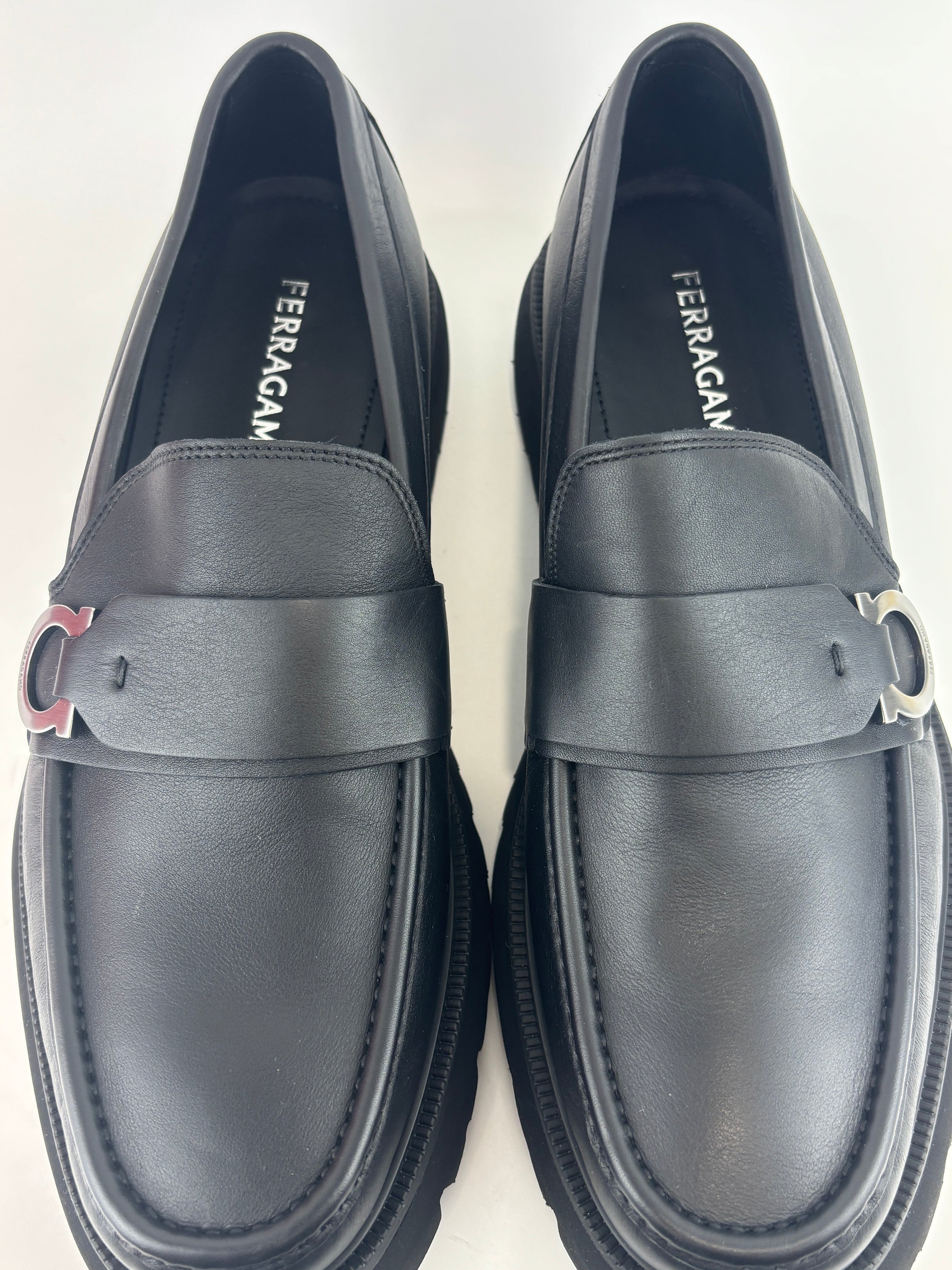 Moccasin with Gancini Ornament Saddle Loafer Calfskin in Black Size 10