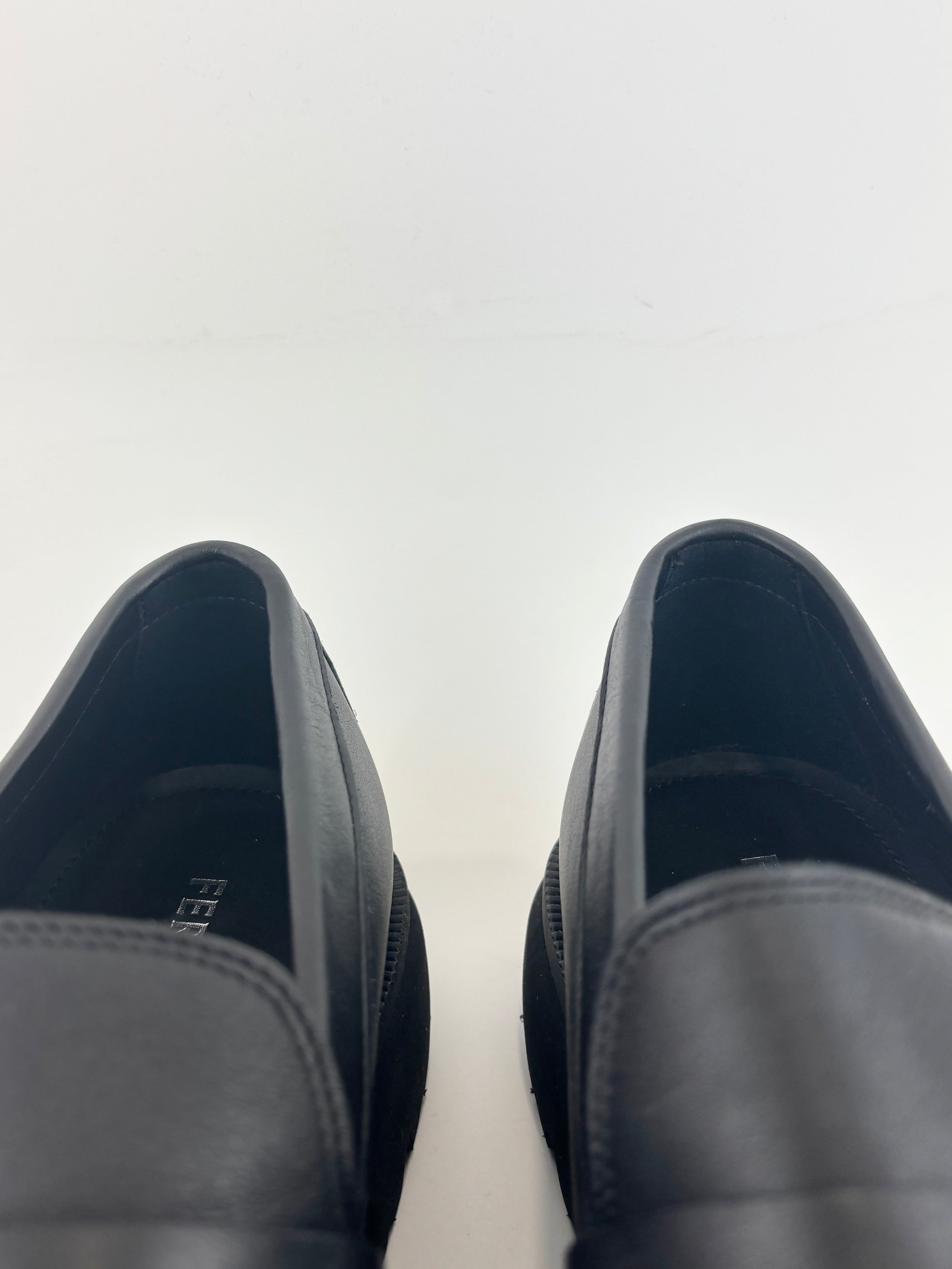 Moccasin with Gancini Ornament Saddle Loafer Calfskin in Black Size 10