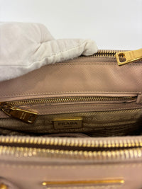 BN2896 Galleria Small Saffiano Leather Bag Cammeo