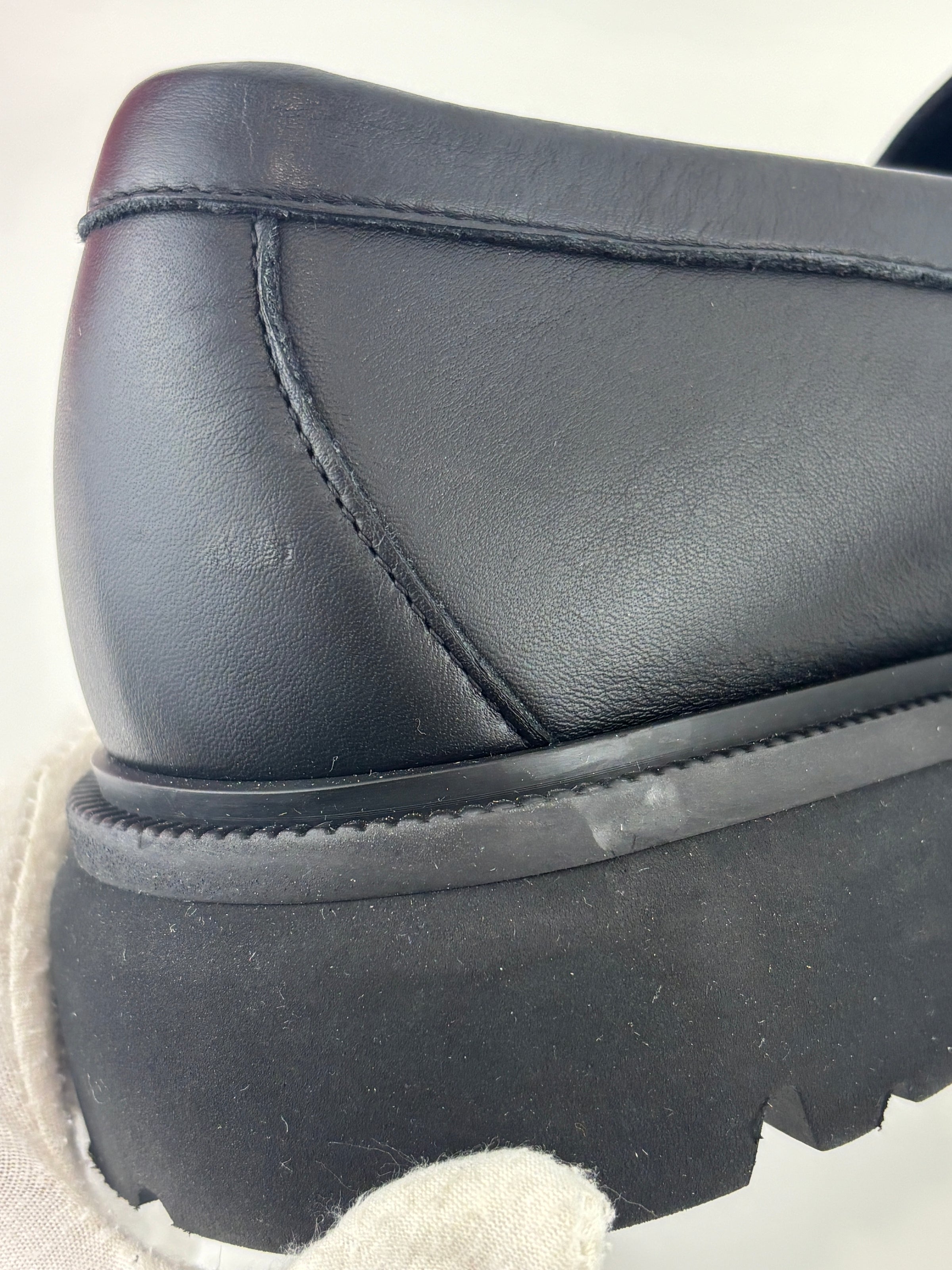Moccasin with Gancini Ornament Saddle Loafer Calfskin in Black Size 10