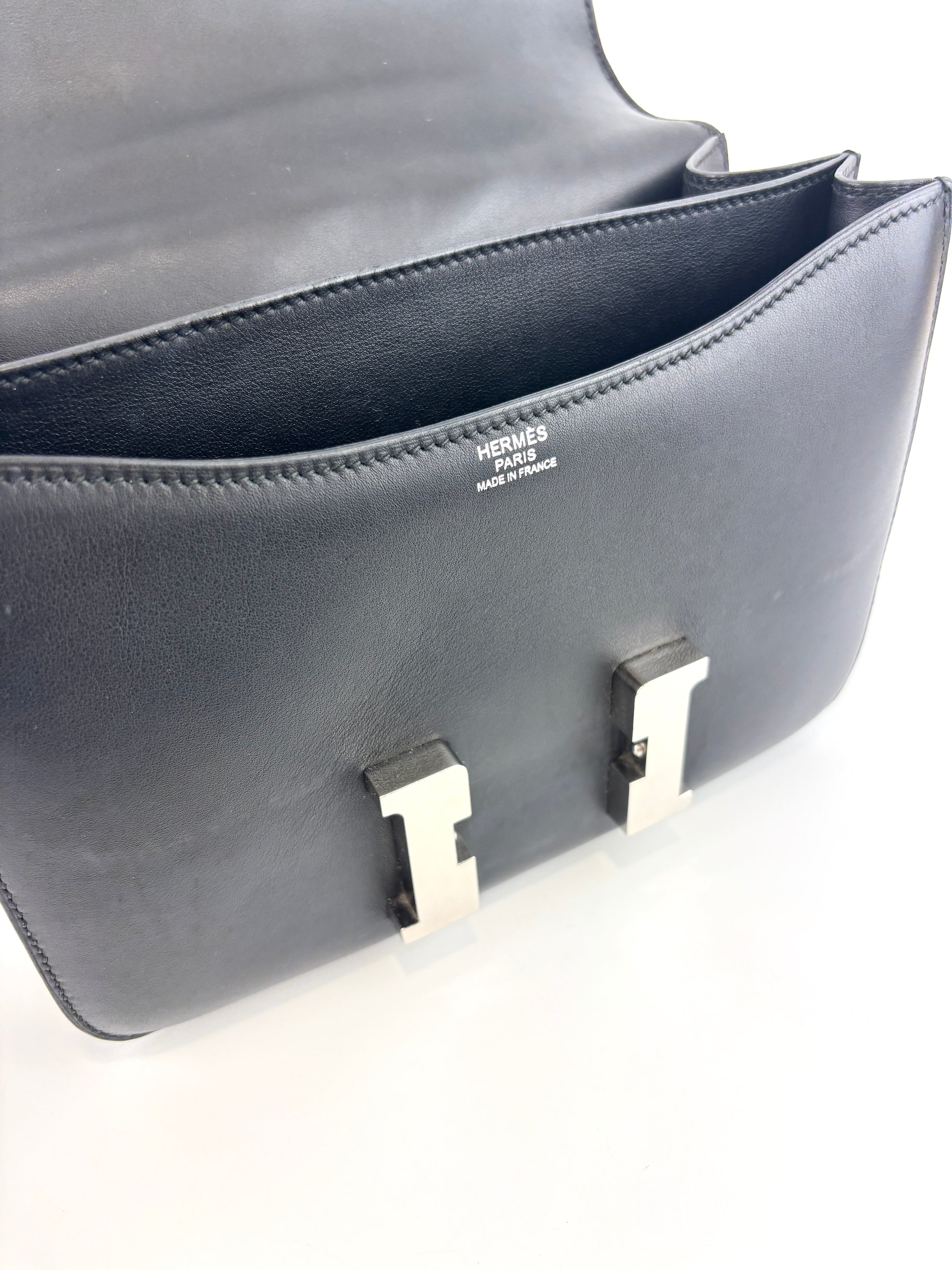 Constance 24 Black Swift PHW