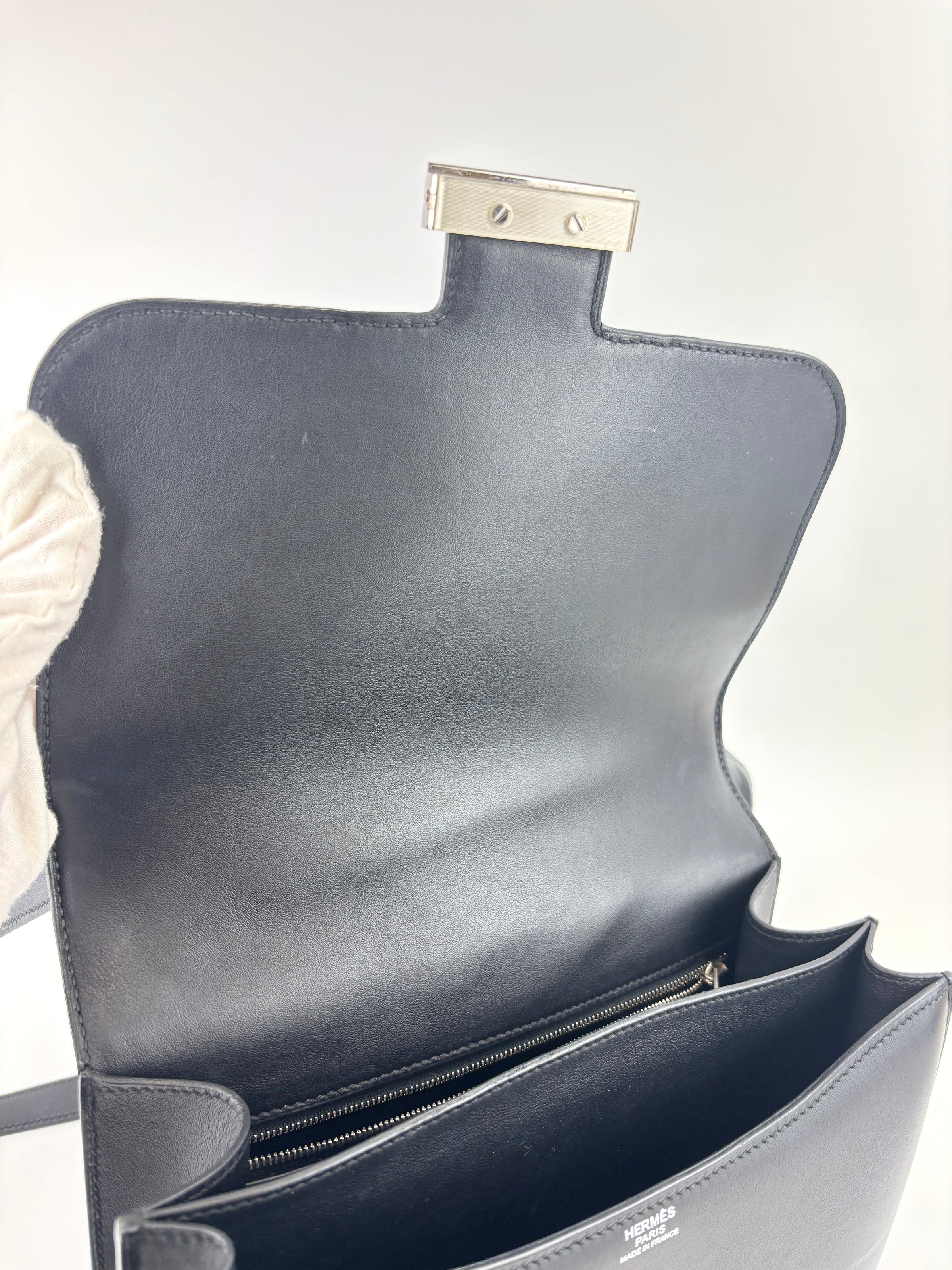 Constance 24 Black Swift PHW