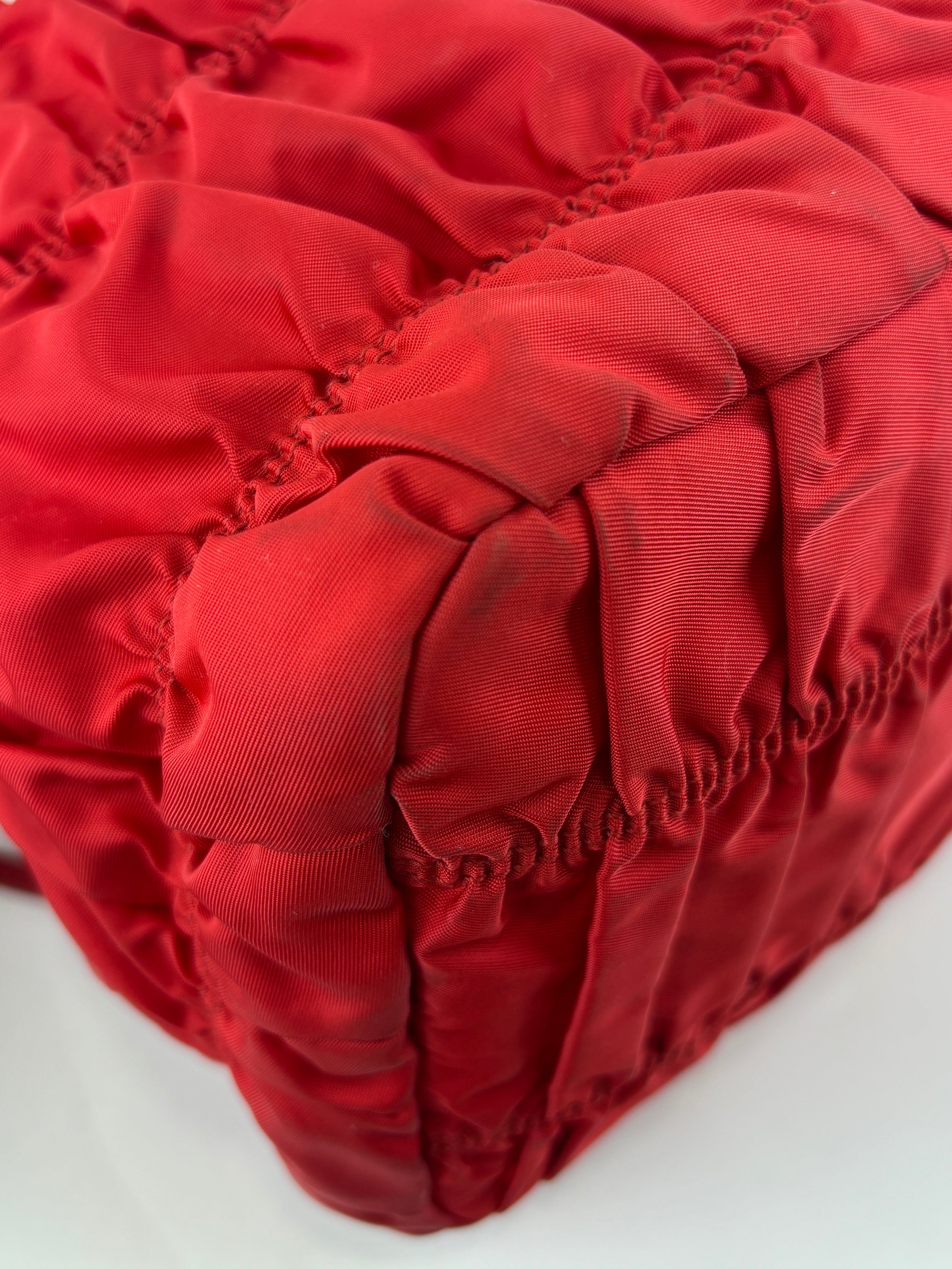 Tessuto Gaufre Nylon Tote in Red