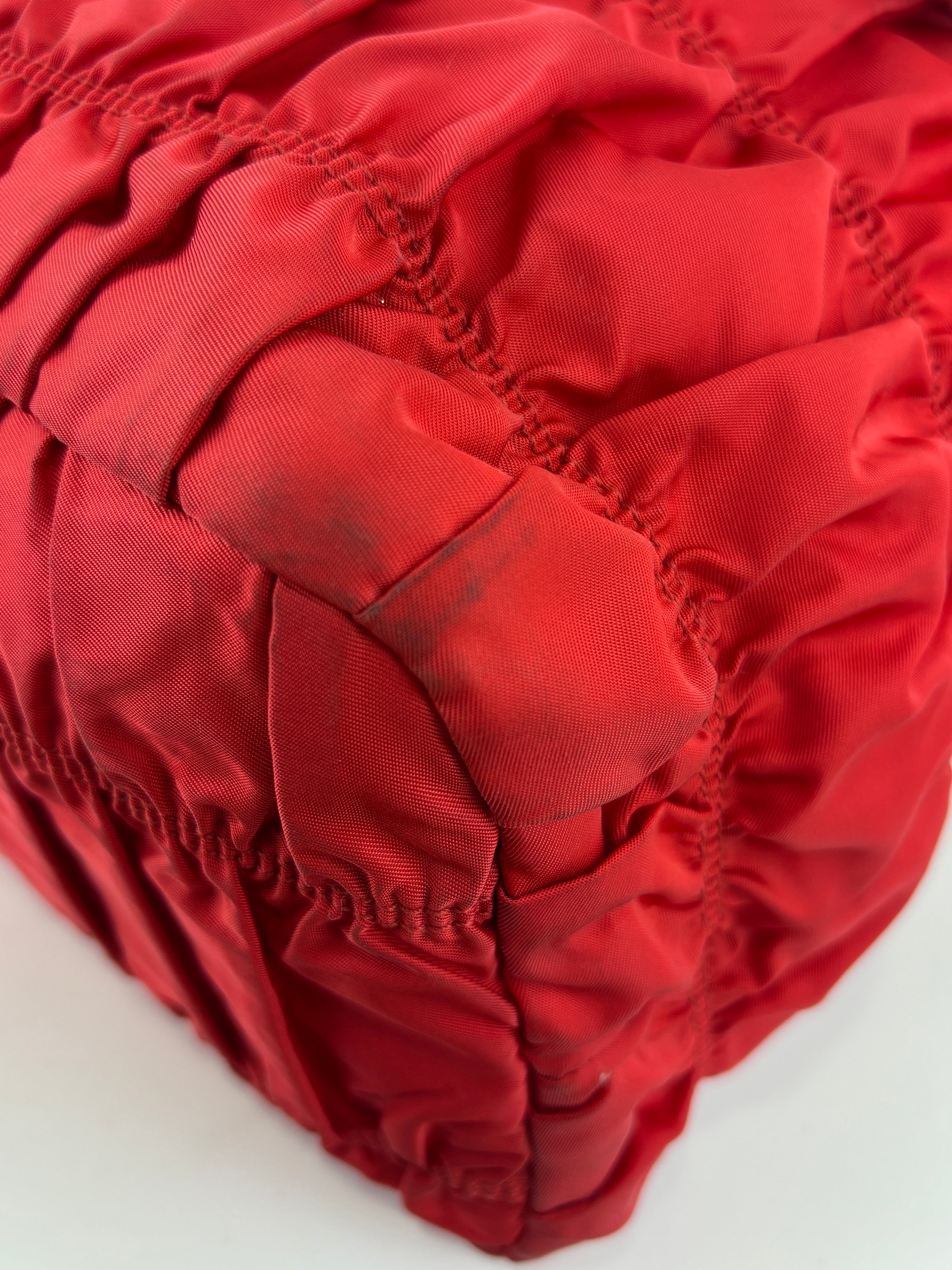 Tessuto Gaufre Nylon Tote in Red