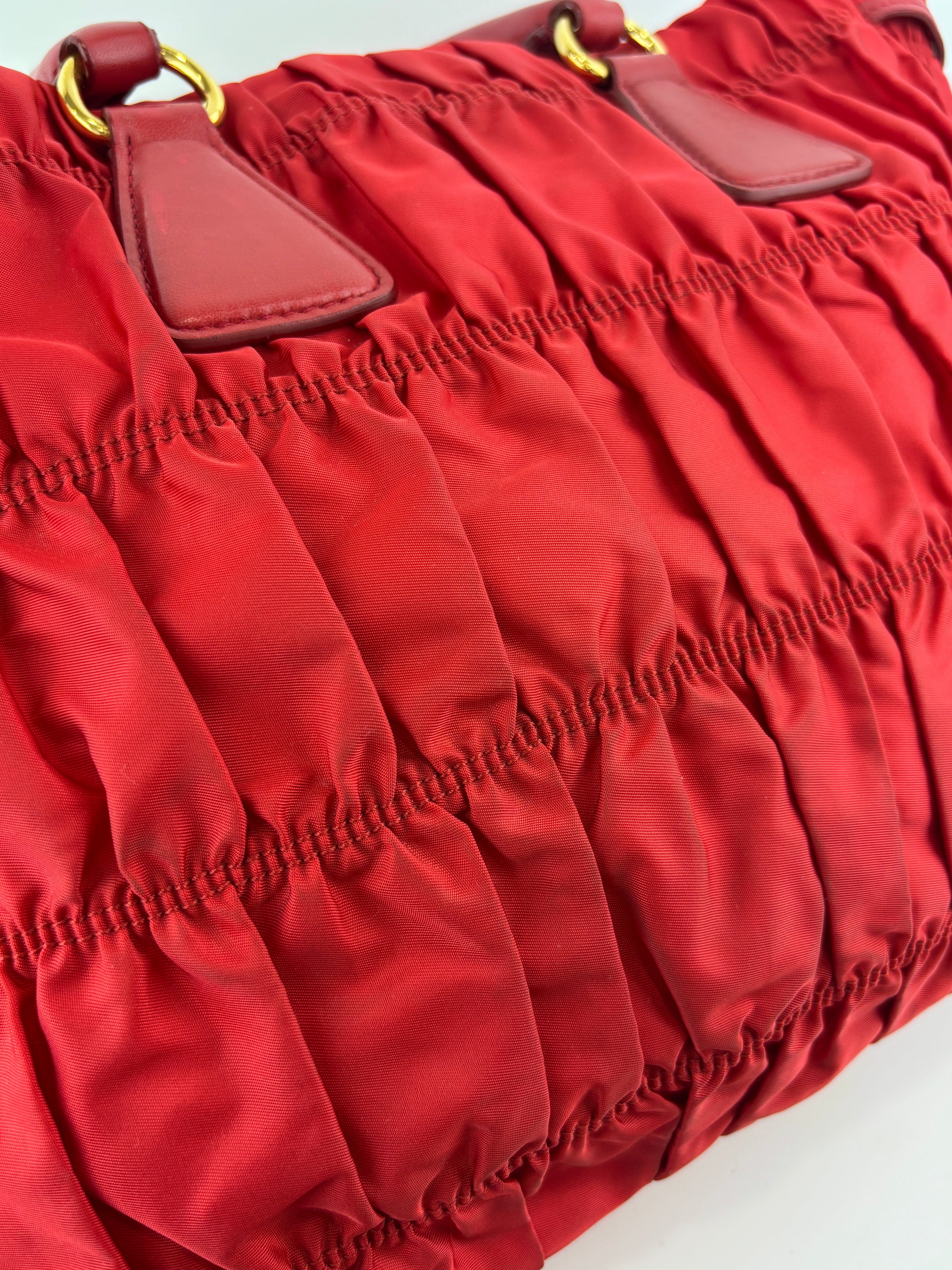 Tessuto Gaufre Nylon Tote in Red