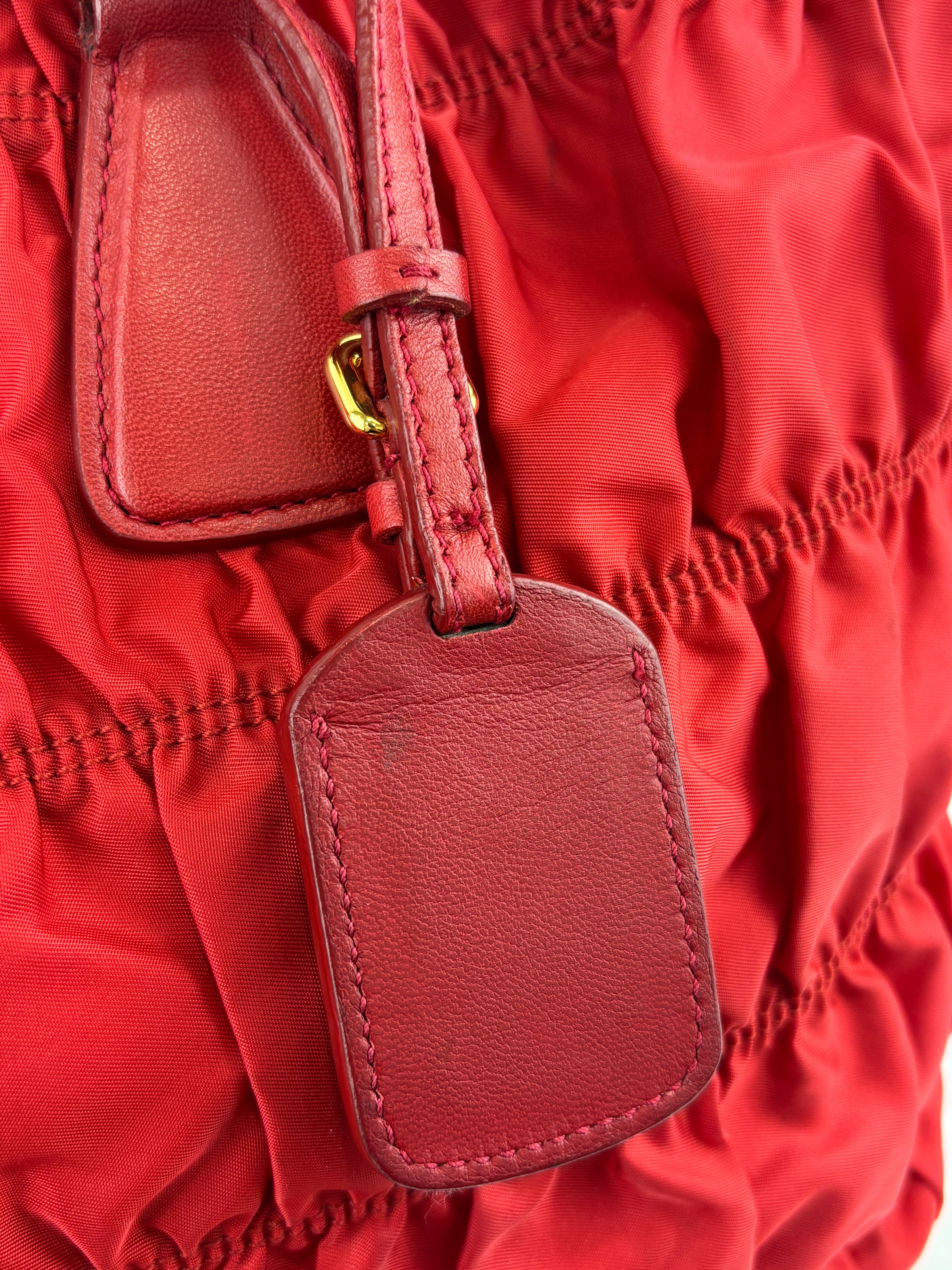 Tessuto Gaufre Nylon Tote in Red
